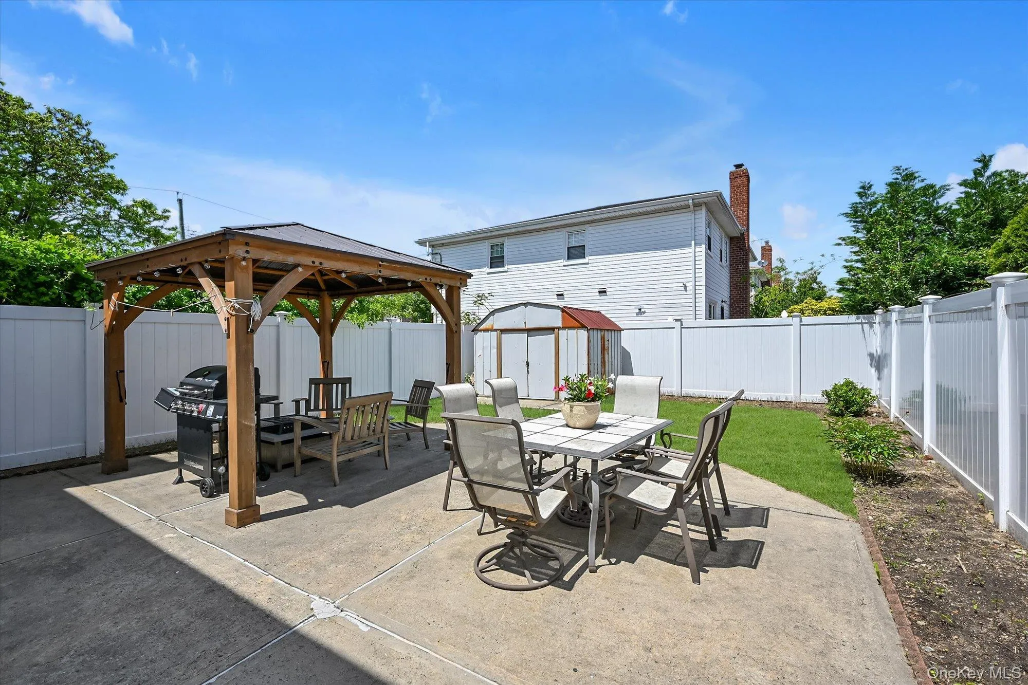 253-27 147th Avenue, New York, NY, 3 Bedrooms Bedrooms, 7 Rooms Rooms,1 BathroomBathrooms,Residential,For Rent,147th,0,1033401 253-27 147th Avenue, New York, NY, 3 Bedrooms Bedrooms, 7 Rooms Rooms,1 BathroomBathrooms,Residential,For Rent,147th,0,1033401