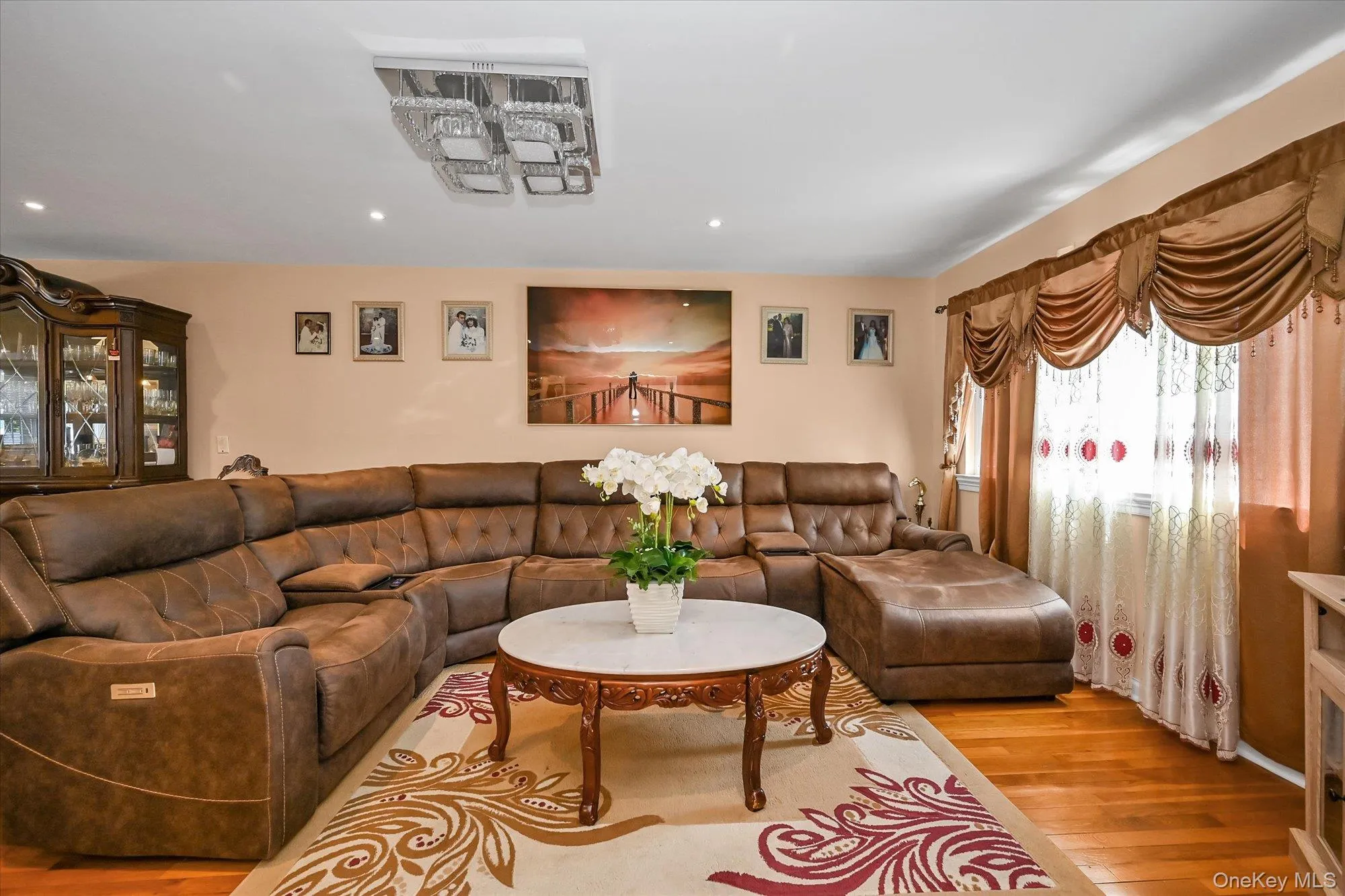 253-27 147th Avenue, New York, NY, 3 Bedrooms Bedrooms, 7 Rooms Rooms,1 BathroomBathrooms,Residential,For Rent,147th,0,1033401 253-27 147th Avenue, New York, NY, 3 Bedrooms Bedrooms, 7 Rooms Rooms,1 BathroomBathrooms,Residential,For Rent,147th,0,1033401