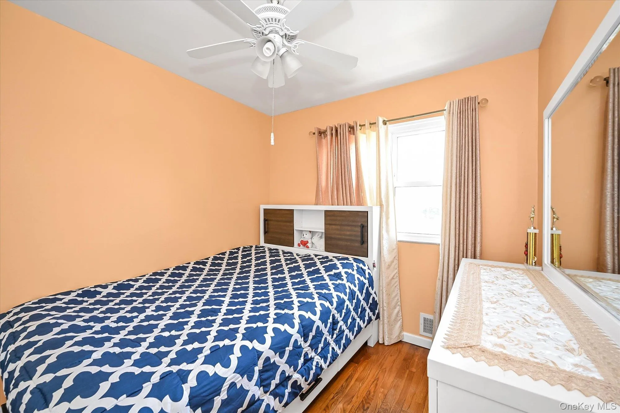 253-27 147th Avenue, New York, NY, 3 Bedrooms Bedrooms, 7 Rooms Rooms,1 BathroomBathrooms,Residential,For Rent,147th,0,1033401 253-27 147th Avenue, New York, NY, 3 Bedrooms Bedrooms, 7 Rooms Rooms,1 BathroomBathrooms,Residential,For Rent,147th,0,1033401