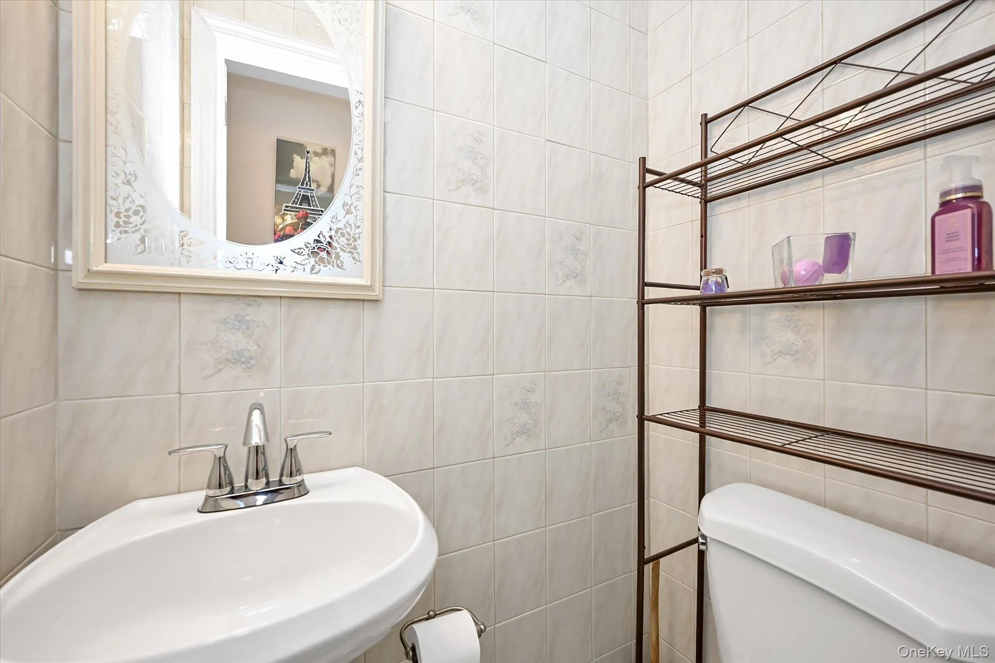 253-27 147th Avenue, New York, NY, 3 Bedrooms Bedrooms, 7 Rooms Rooms,1 BathroomBathrooms,Residential,For Rent,147th,0,1033401 253-27 147th Avenue, New York, NY, 3 Bedrooms Bedrooms, 7 Rooms Rooms,1 BathroomBathrooms,Residential,For Rent,147th,0,1033401