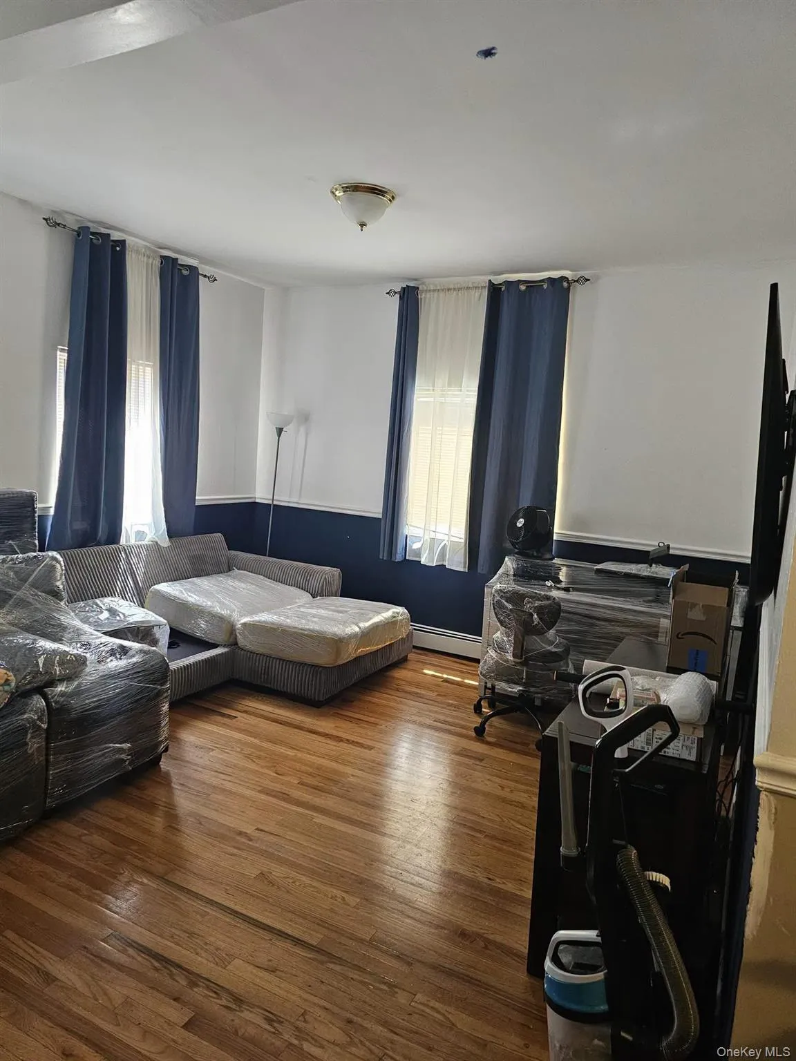 688 230th Street, New York, NY, 4 Bedrooms Bedrooms, 6 Rooms Rooms,1 BathroomBathrooms,Residential Lease,For Rent,230th,0,1033404 688 230th Street, New York, NY, 4 Bedrooms Bedrooms, 6 Rooms Rooms,1 BathroomBathrooms,Residential Lease,For Rent,230th,0,1033404