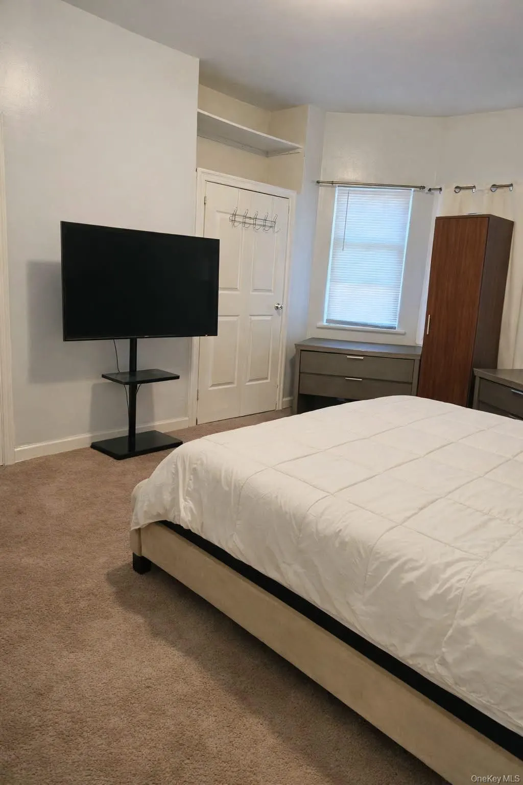 688 230th Street, New York, NY, 4 Bedrooms Bedrooms, 6 Rooms Rooms,1 BathroomBathrooms,Residential Lease,For Rent,230th,0,1033404 688 230th Street, New York, NY, 4 Bedrooms Bedrooms, 6 Rooms Rooms,1 BathroomBathrooms,Residential Lease,For Rent,230th,0,1033404