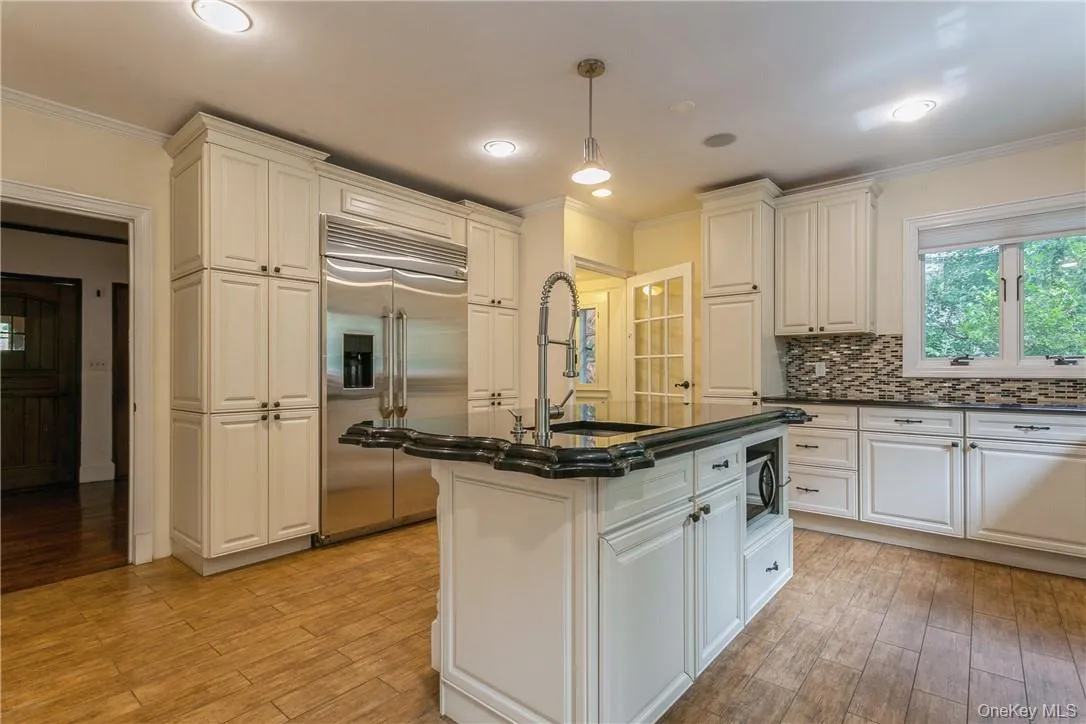 Center island. Center island.