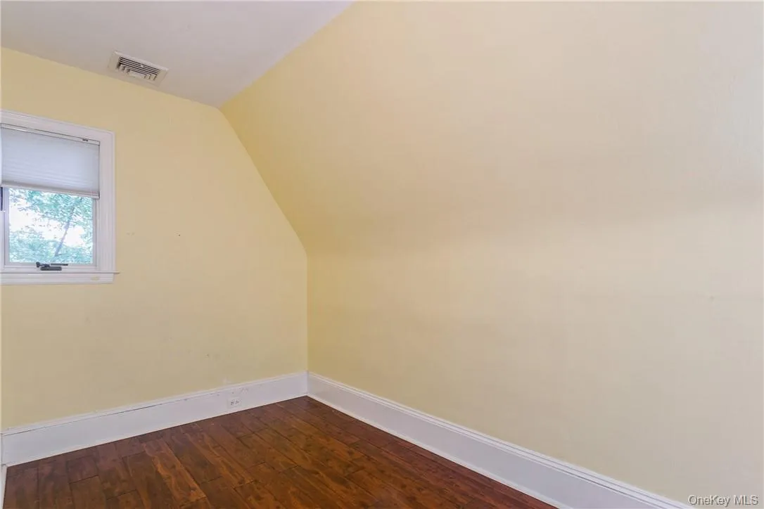 Bedroom on the third floor. Bedroom on the third floor.