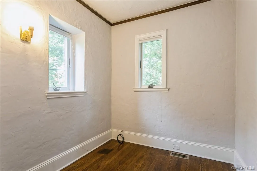 Bonus room off entry, great for a home office or reading room. Bonus room off entry, great for a home office or reading room.