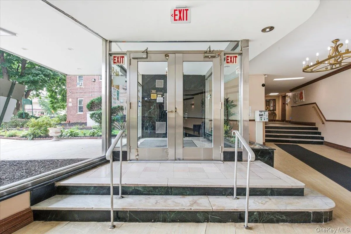 84-50 169th Street, New York, NY, 1 Bedroom Bedrooms, 4 Rooms Rooms,1 BathroomBathrooms,Residential,For Rent,169th,0,1033410 84-50 169th Street, New York, NY, 1 Bedroom Bedrooms, 4 Rooms Rooms,1 BathroomBathrooms,Residential,For Rent,169th,0,1033410