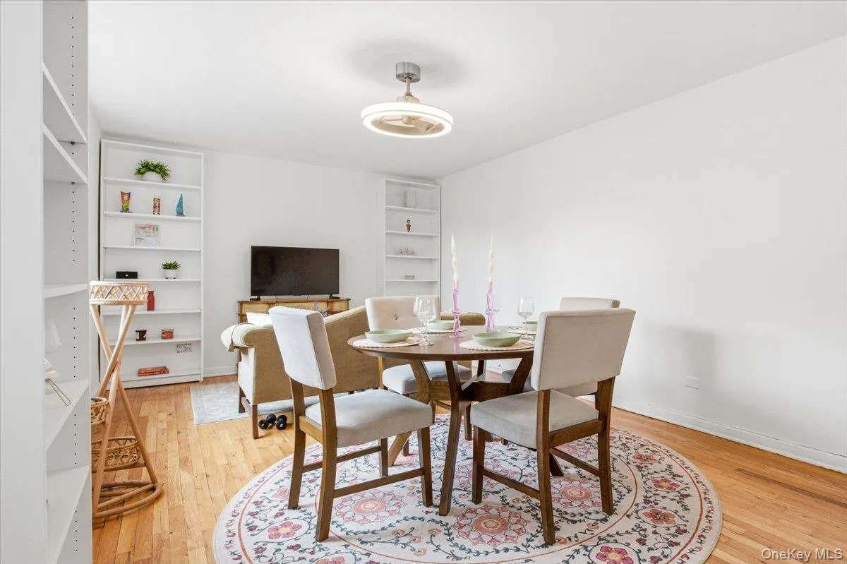 84-50 169th Street, New York, NY, 1 Bedroom Bedrooms, 4 Rooms Rooms,1 BathroomBathrooms,Residential,For Rent,169th,0,1033410 84-50 169th Street, New York, NY, 1 Bedroom Bedrooms, 4 Rooms Rooms,1 BathroomBathrooms,Residential,For Rent,169th,0,1033410