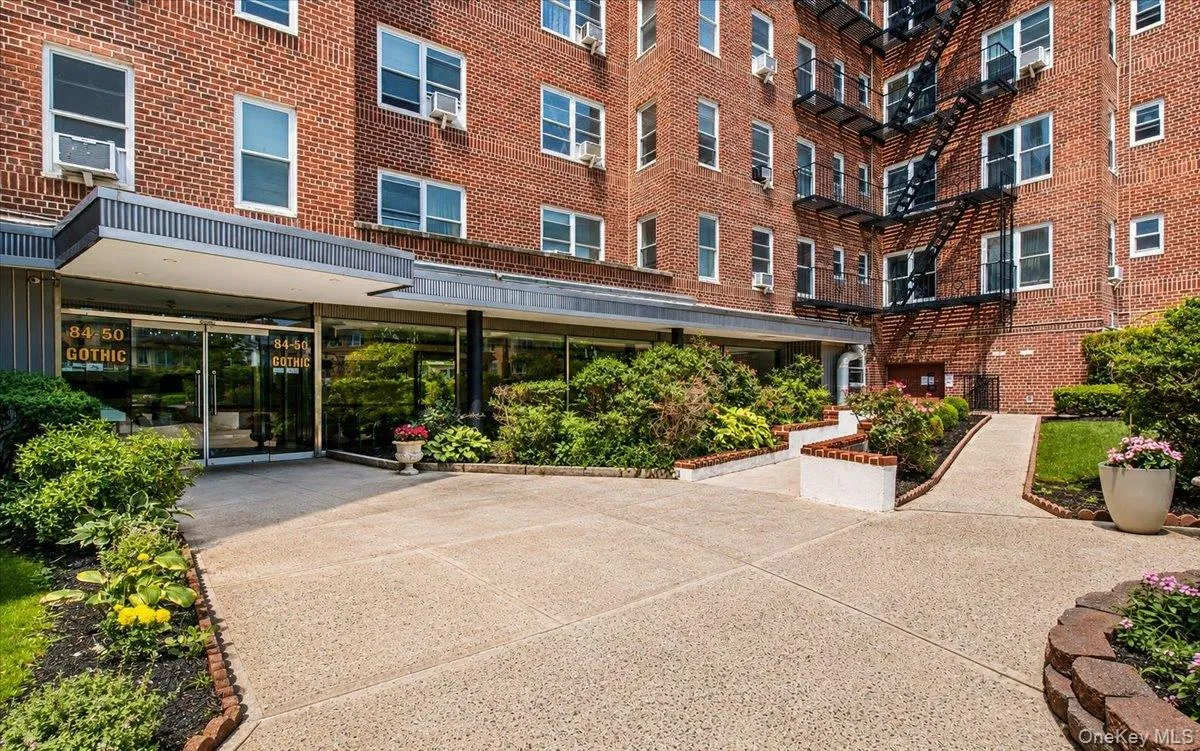84-50 169th Street, New York, NY, 1 Bedroom Bedrooms, 4 Rooms Rooms,1 BathroomBathrooms,Residential,For Rent,169th,0,1033410 84-50 169th Street, New York, NY, 1 Bedroom Bedrooms, 4 Rooms Rooms,1 BathroomBathrooms,Residential,For Rent,169th,0,1033410