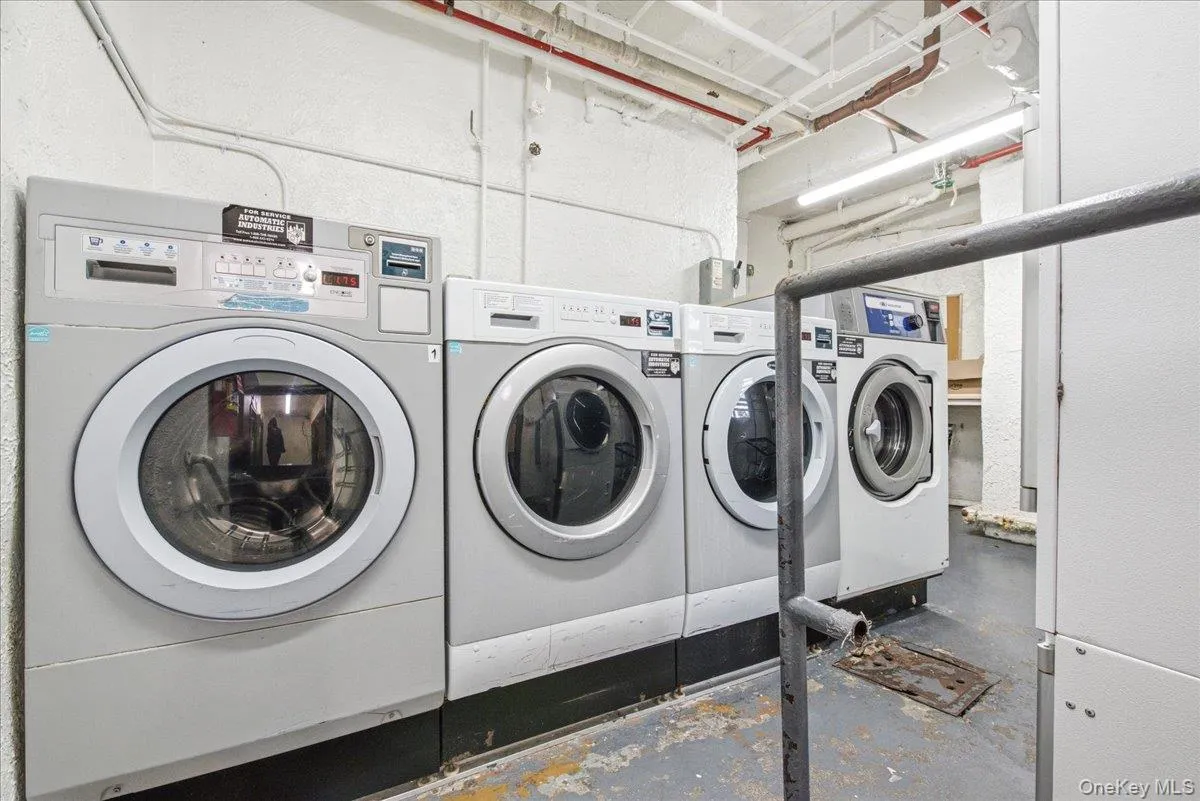 84-50 169th Street, New York, NY, 1 Bedroom Bedrooms, 4 Rooms Rooms,1 BathroomBathrooms,Residential,For Rent,169th,0,1033410 84-50 169th Street, New York, NY, 1 Bedroom Bedrooms, 4 Rooms Rooms,1 BathroomBathrooms,Residential,For Rent,169th,0,1033410