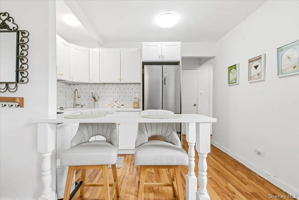 84-50 169th Street, New York, NY, 1 Bedroom Bedrooms, 4 Rooms Rooms,1 BathroomBathrooms,Residential,For Rent,169th,0,1033410 84-50 169th Street, New York, NY, 1 Bedroom Bedrooms, 4 Rooms Rooms,1 BathroomBathrooms,Residential,For Rent,169th,0,1033410
