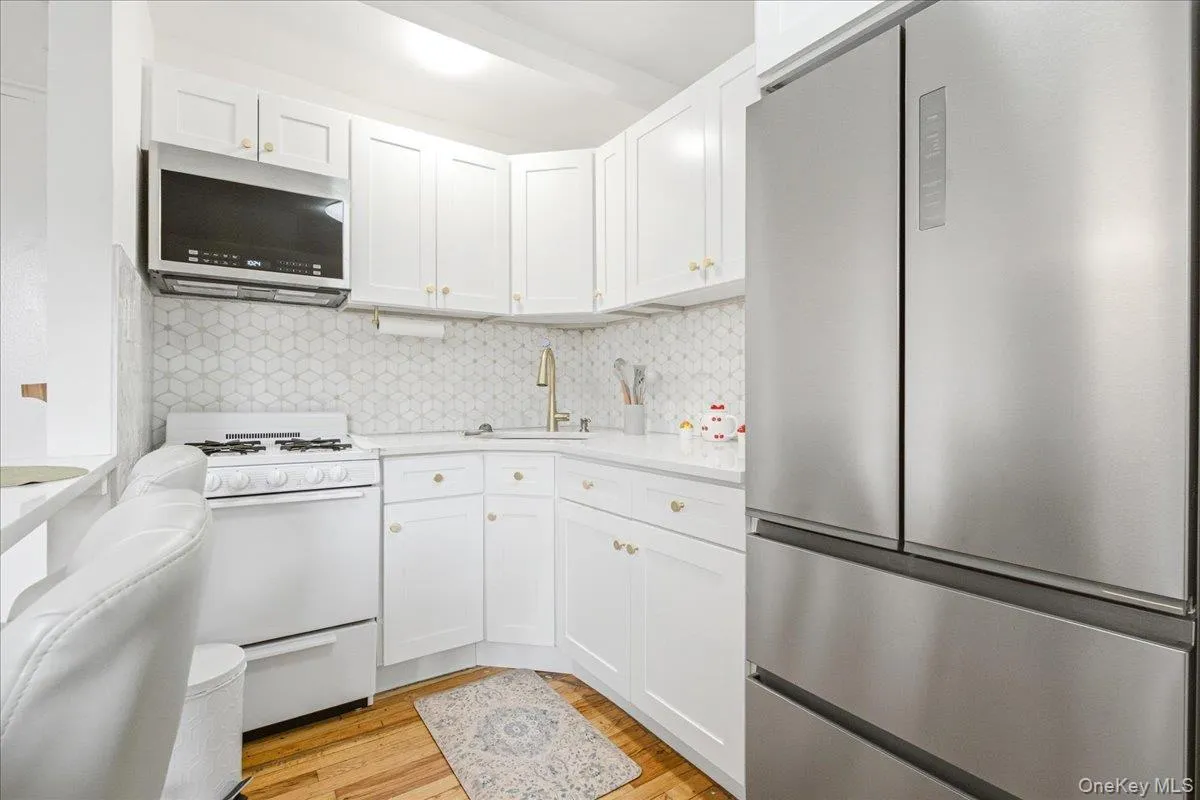 84-50 169th Street, New York, NY, 1 Bedroom Bedrooms, 4 Rooms Rooms,1 BathroomBathrooms,Residential,For Rent,169th,0,1033410 84-50 169th Street, New York, NY, 1 Bedroom Bedrooms, 4 Rooms Rooms,1 BathroomBathrooms,Residential,For Rent,169th,0,1033410