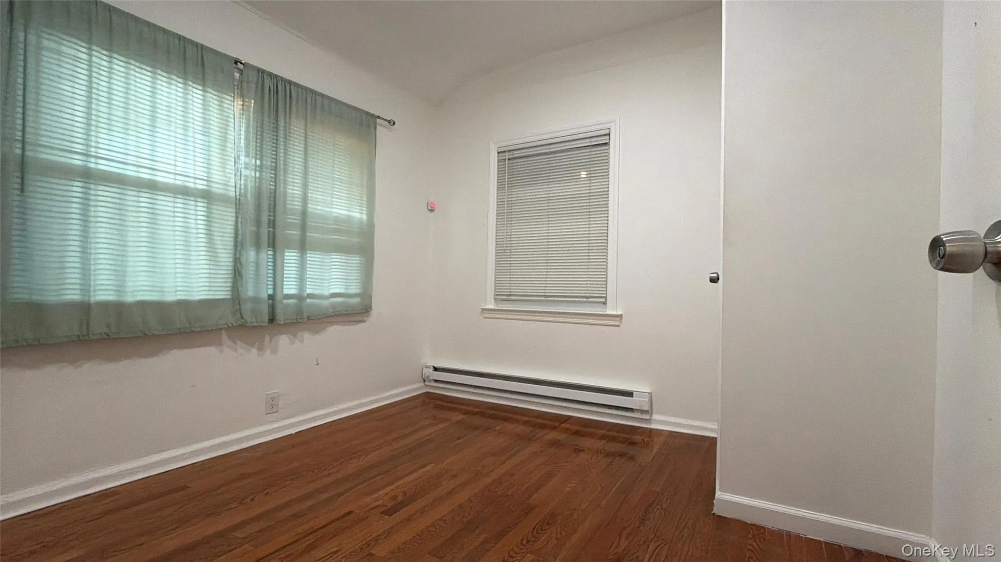 16414 81st Avenue, New York, NY, 5 Bedrooms Bedrooms, 9 Rooms Rooms,2 BathroomsBathrooms,Residential,For Rent,81st,0,1033418 16414 81st Avenue, New York, NY, 5 Bedrooms Bedrooms, 9 Rooms Rooms,2 BathroomsBathrooms,Residential,For Rent,81st,0,1033418