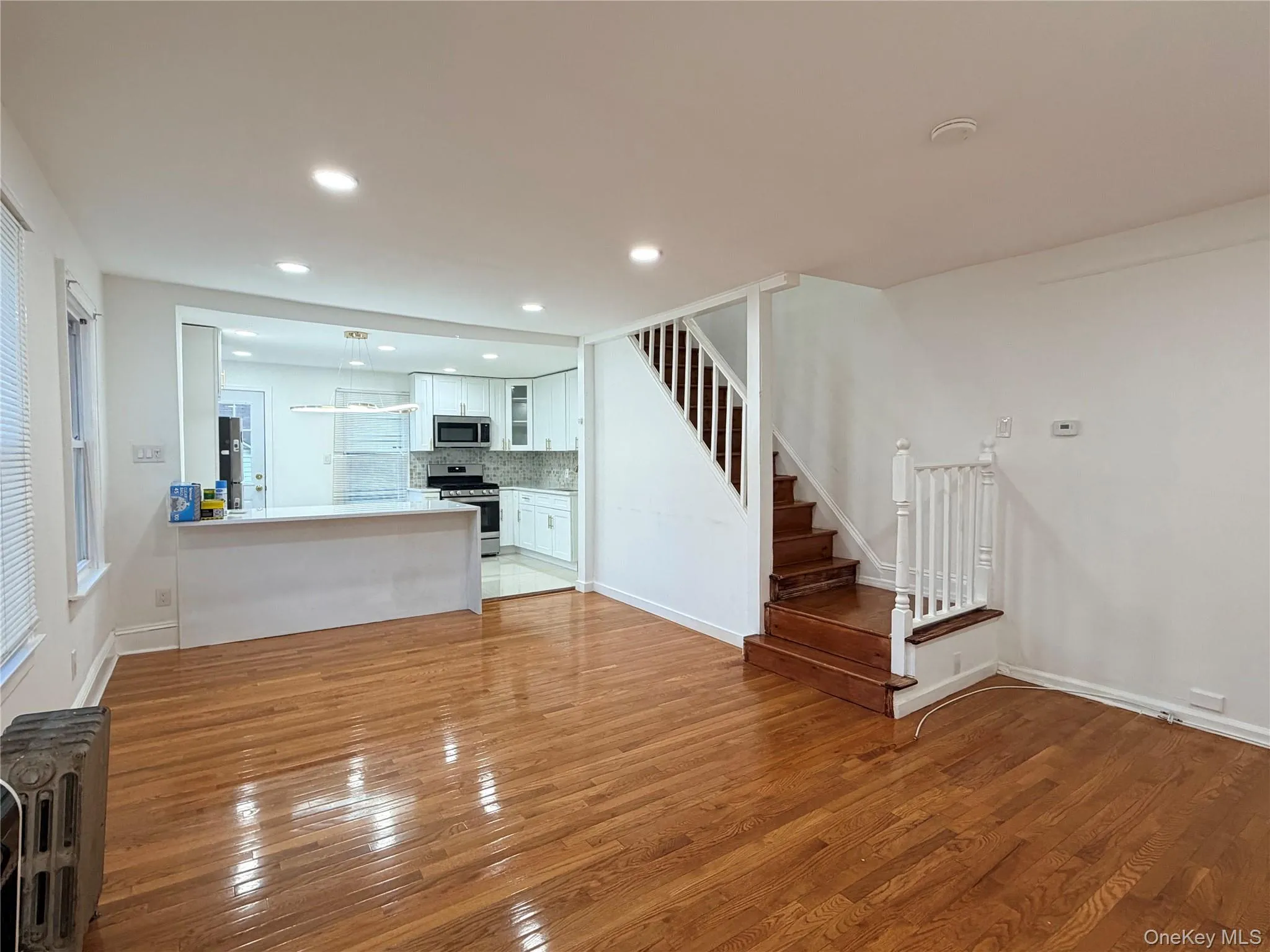 16414 81st Avenue, New York, NY, 5 Bedrooms Bedrooms, 9 Rooms Rooms,2 BathroomsBathrooms,Residential,For Rent,81st,0,1033418 16414 81st Avenue, New York, NY, 5 Bedrooms Bedrooms, 9 Rooms Rooms,2 BathroomsBathrooms,Residential,For Rent,81st,0,1033418