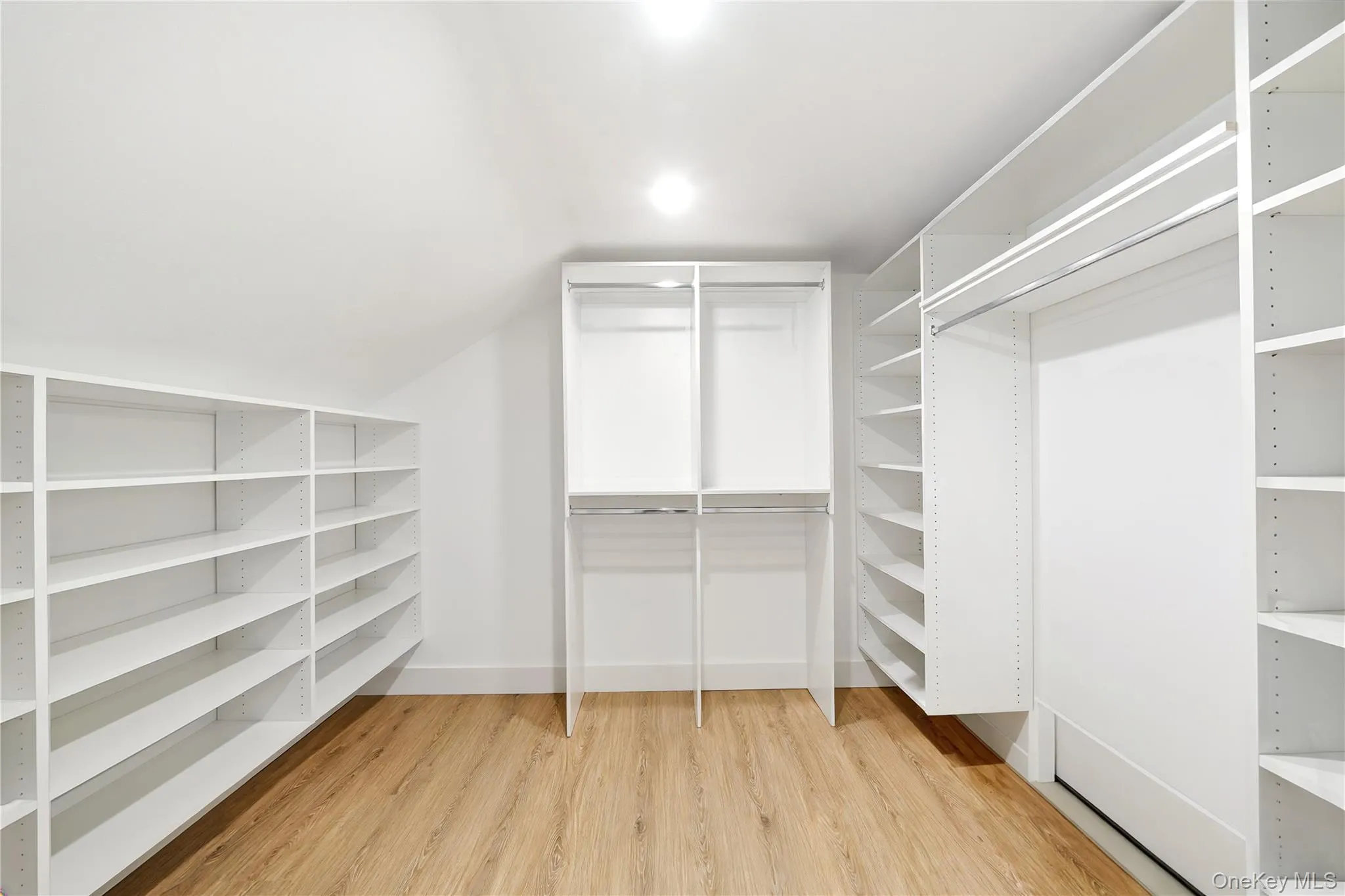 905 6th Street, Babylon, NY, 4 Bedrooms Bedrooms, 9 Rooms Rooms,2 BathroomsBathrooms,Residential,For Rent,6th,0,1033421 905 6th Street, Babylon, NY, 4 Bedrooms Bedrooms, 9 Rooms Rooms,2 BathroomsBathrooms,Residential,For Rent,6th,0,1033421