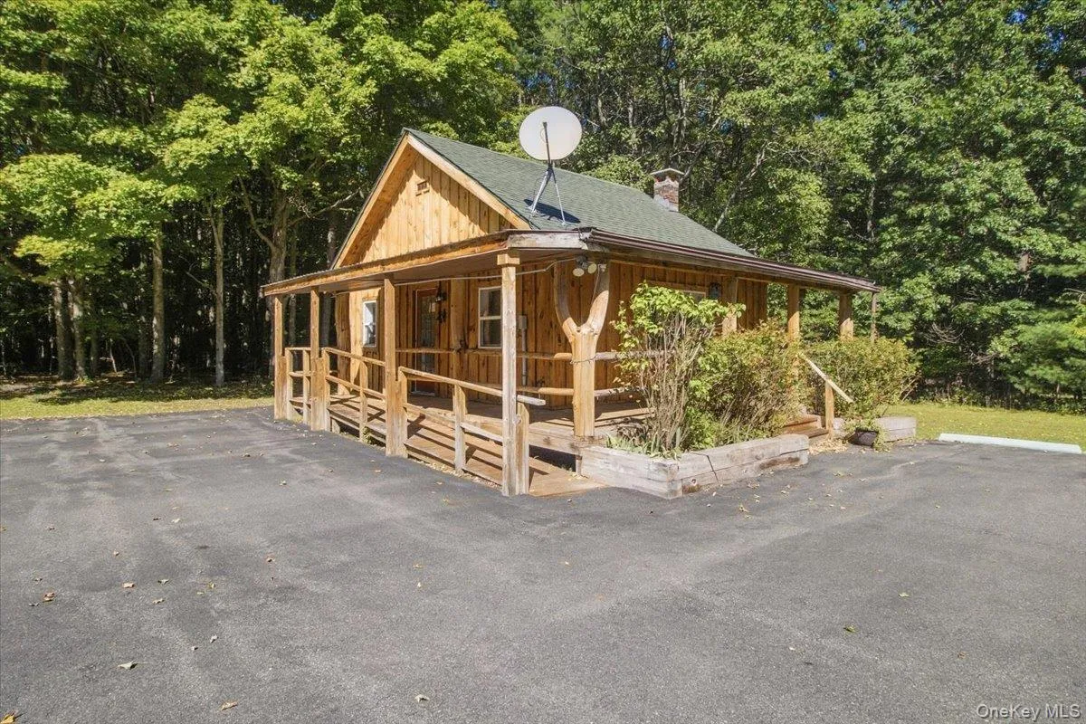 695 & 698 South Rd., Cairo, NY, 3 Bedrooms Bedrooms, 7 Rooms Rooms,1 BathroomBathrooms,Residential,For Rent,South Rd.,0,1033424 695 & 698 South Rd., Cairo, NY, 3 Bedrooms Bedrooms, 7 Rooms Rooms,1 BathroomBathrooms,Residential,For Rent,South Rd.,0,1033424