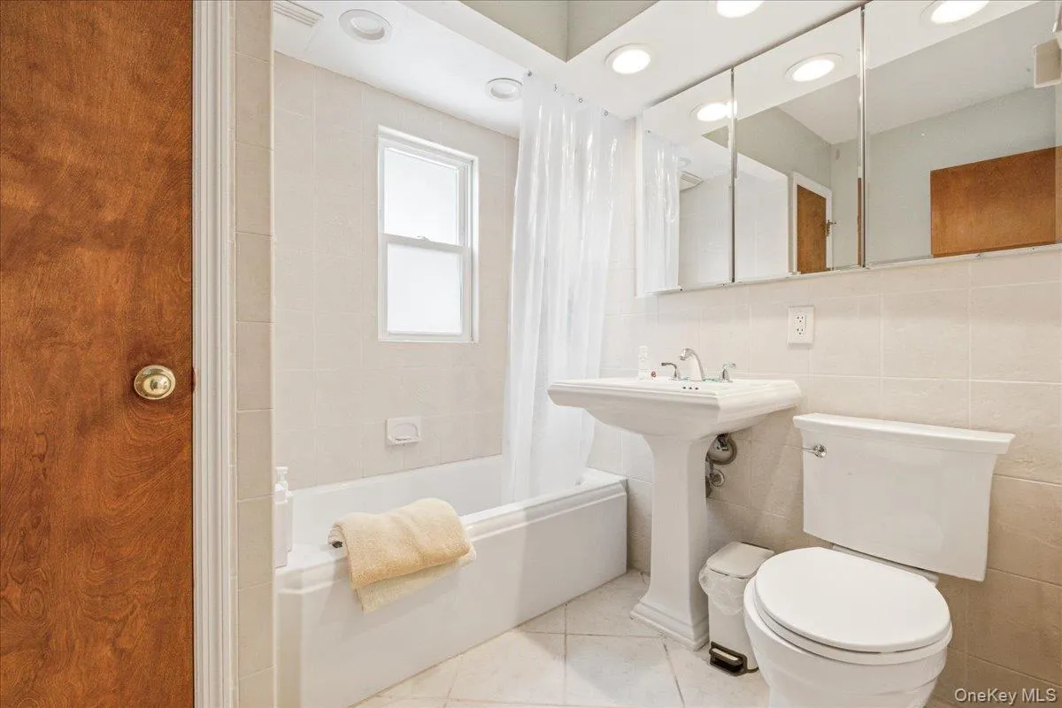 85-26 67th Road, New York, NY, 3 Bedrooms Bedrooms, 10 Rooms Rooms,1 BathroomBathrooms,Residential,For Rent,67th,0,1033434 85-26 67th Road, New York, NY, 3 Bedrooms Bedrooms, 10 Rooms Rooms,1 BathroomBathrooms,Residential,For Rent,67th,0,1033434