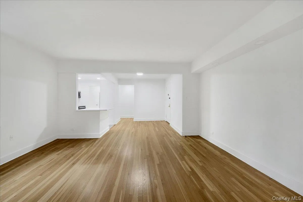 3840 Greystone Avenue, New York, NY, 1 Bedroom Bedrooms, 4 Rooms Rooms,1 BathroomBathrooms,Residential,For Rent,Greystone,0,1033441 3840 Greystone Avenue, New York, NY, 1 Bedroom Bedrooms, 4 Rooms Rooms,1 BathroomBathrooms,Residential,For Rent,Greystone,0,1033441