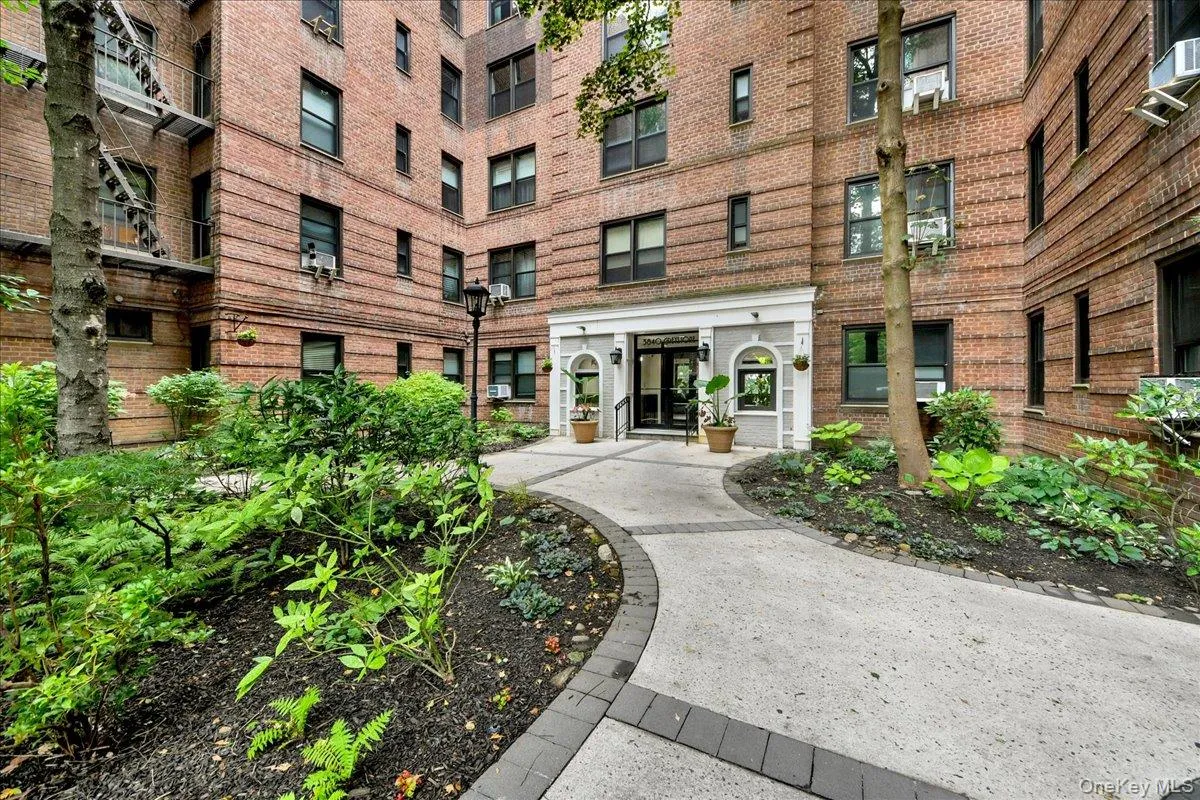 3840 Greystone Avenue, New York, NY, 1 Bedroom Bedrooms, 4 Rooms Rooms,1 BathroomBathrooms,Residential,For Rent,Greystone,0,1033441 3840 Greystone Avenue, New York, NY, 1 Bedroom Bedrooms, 4 Rooms Rooms,1 BathroomBathrooms,Residential,For Rent,Greystone,0,1033441