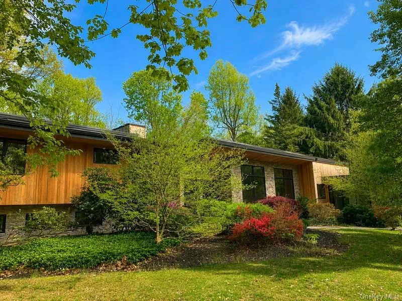 14 Tall Tree Court, Huntington, NY, 4 Bedrooms Bedrooms, 10 Rooms Rooms,3 BathroomsBathrooms,Residential Lease,For Rent,Tall Tree,0,1033442 14 Tall Tree Court, Huntington, NY, 4 Bedrooms Bedrooms, 10 Rooms Rooms,3 BathroomsBathrooms,Residential Lease,For Rent,Tall Tree,0,1033442