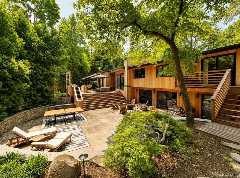 14 Tall Tree Court, Huntington, NY, 4 Bedrooms Bedrooms, 10 Rooms Rooms,3 BathroomsBathrooms,Residential Lease,For Rent,Tall Tree,0,1033442 14 Tall Tree Court, Huntington, NY, 4 Bedrooms Bedrooms, 10 Rooms Rooms,3 BathroomsBathrooms,Residential Lease,For Rent,Tall Tree,0,1033442