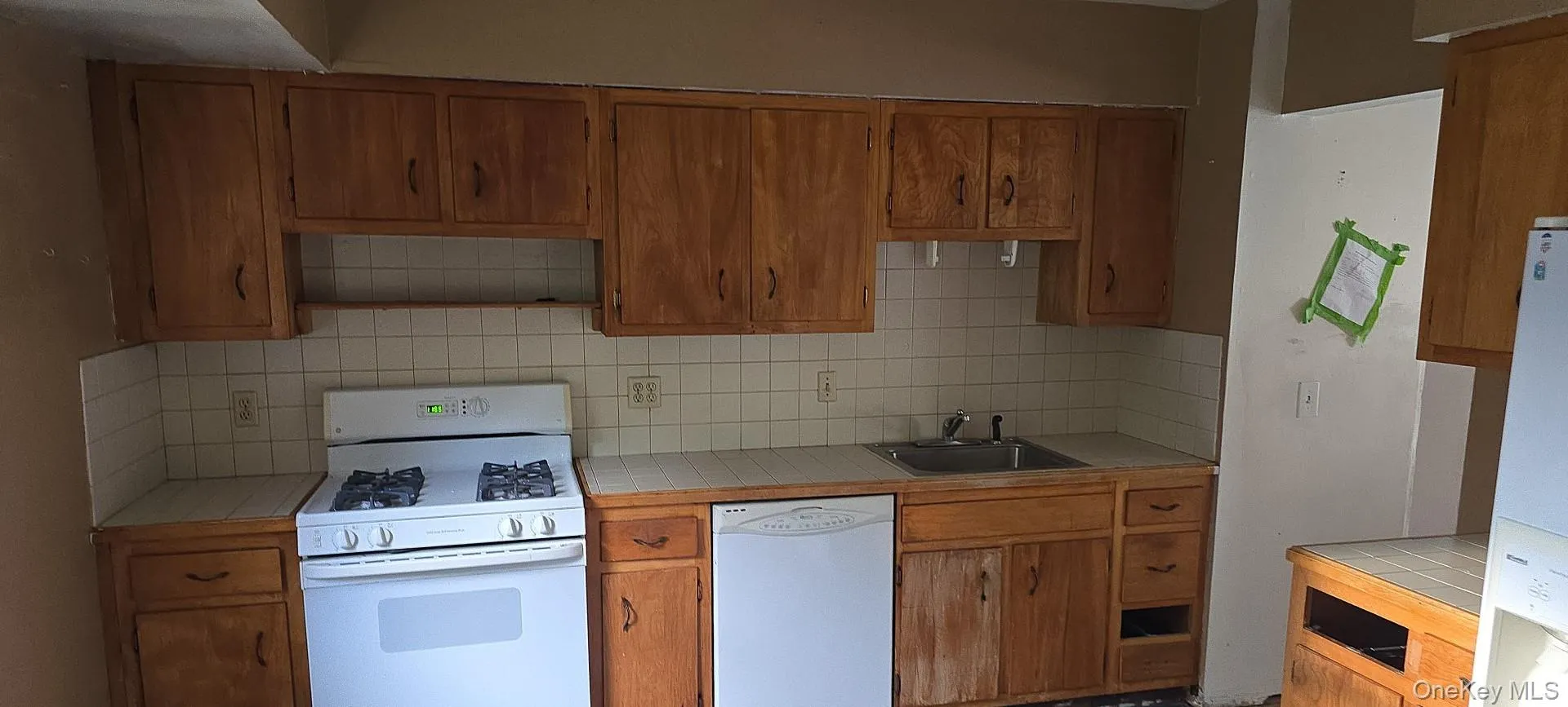 14 Bellmore Drive, Poughkeepsie, NY, 3 Bedrooms Bedrooms, 6 Rooms Rooms,1 BathroomBathrooms,Residential,For Rent,Bellmore,0,1033444 14 Bellmore Drive, Poughkeepsie, NY, 3 Bedrooms Bedrooms, 6 Rooms Rooms,1 BathroomBathrooms,Residential,For Rent,Bellmore,0,1033444