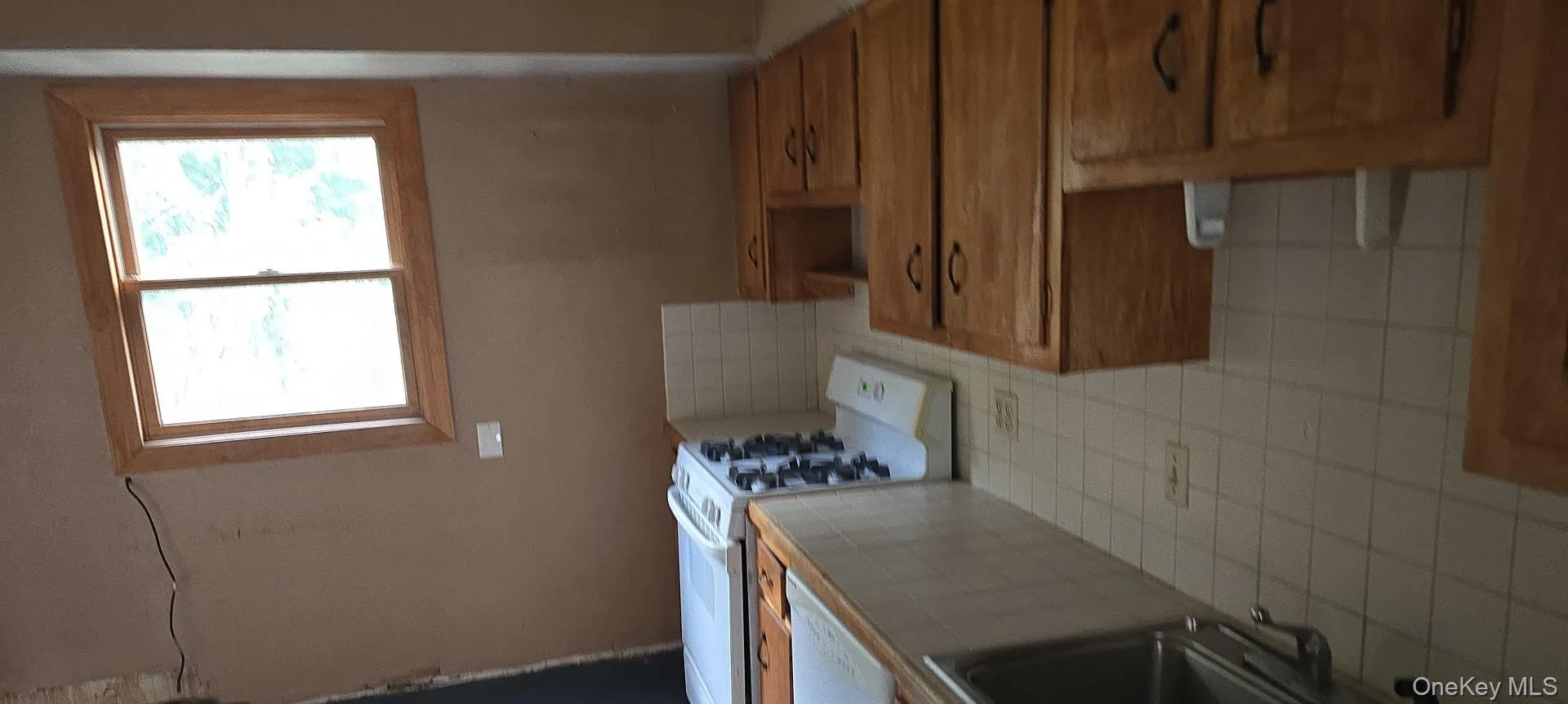 14 Bellmore Drive, Poughkeepsie, NY, 3 Bedrooms Bedrooms, 6 Rooms Rooms,1 BathroomBathrooms,Residential,For Rent,Bellmore,0,1033444 14 Bellmore Drive, Poughkeepsie, NY, 3 Bedrooms Bedrooms, 6 Rooms Rooms,1 BathroomBathrooms,Residential,For Rent,Bellmore,0,1033444
