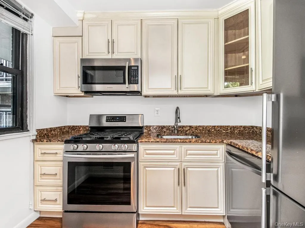 4705 Henry Hudson Parkway, New York, NY, 1 Bedroom Bedrooms, 3 Rooms Rooms,1 BathroomBathrooms,Residential,For Rent,Henry Hudson,0,1033446 4705 Henry Hudson Parkway, New York, NY, 1 Bedroom Bedrooms, 3 Rooms Rooms,1 BathroomBathrooms,Residential,For Rent,Henry Hudson,0,1033446
