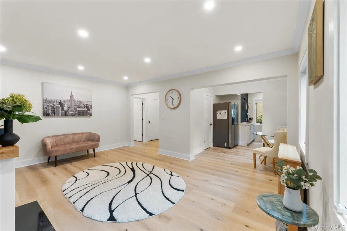 215 Middle Neck Road, North Hempstead, NY, 1 Bedroom Bedrooms, 4 Rooms Rooms,1 BathroomBathrooms,Residential,For Rent,Middle Neck,0,1033449 215 Middle Neck Road, North Hempstead, NY, 1 Bedroom Bedrooms, 4 Rooms Rooms,1 BathroomBathrooms,Residential,For Rent,Middle Neck,0,1033449