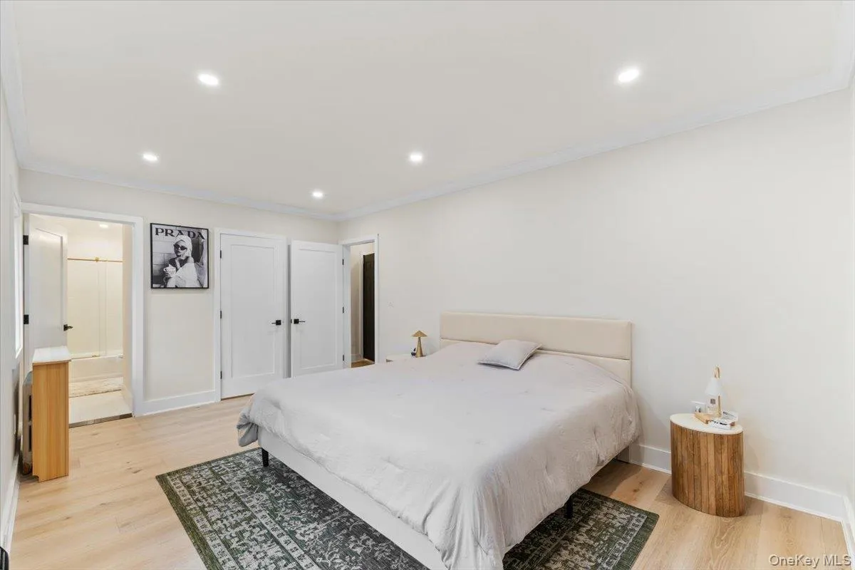 215 Middle Neck Road, North Hempstead, NY, 1 Bedroom Bedrooms, 4 Rooms Rooms,1 BathroomBathrooms,Residential,For Rent,Middle Neck,0,1033449 215 Middle Neck Road, North Hempstead, NY, 1 Bedroom Bedrooms, 4 Rooms Rooms,1 BathroomBathrooms,Residential,For Rent,Middle Neck,0,1033449