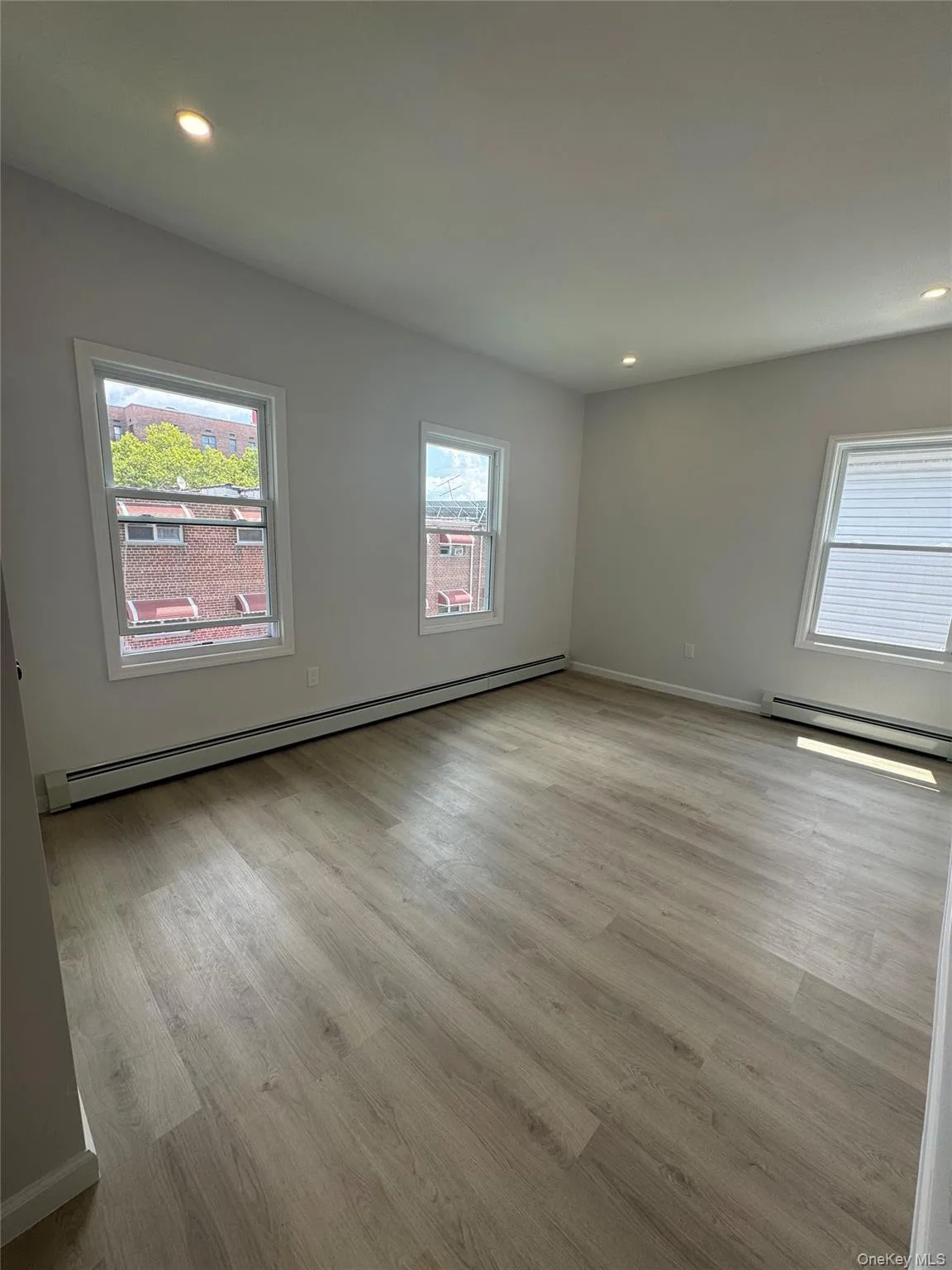 4370 Edson Avenue, New York, NY, 3 Bedrooms Bedrooms, 5 Rooms Rooms,1 BathroomBathrooms,Residential Lease,For Rent,Edson,0,1033452 4370 Edson Avenue, New York, NY, 3 Bedrooms Bedrooms, 5 Rooms Rooms,1 BathroomBathrooms,Residential Lease,For Rent,Edson,0,1033452