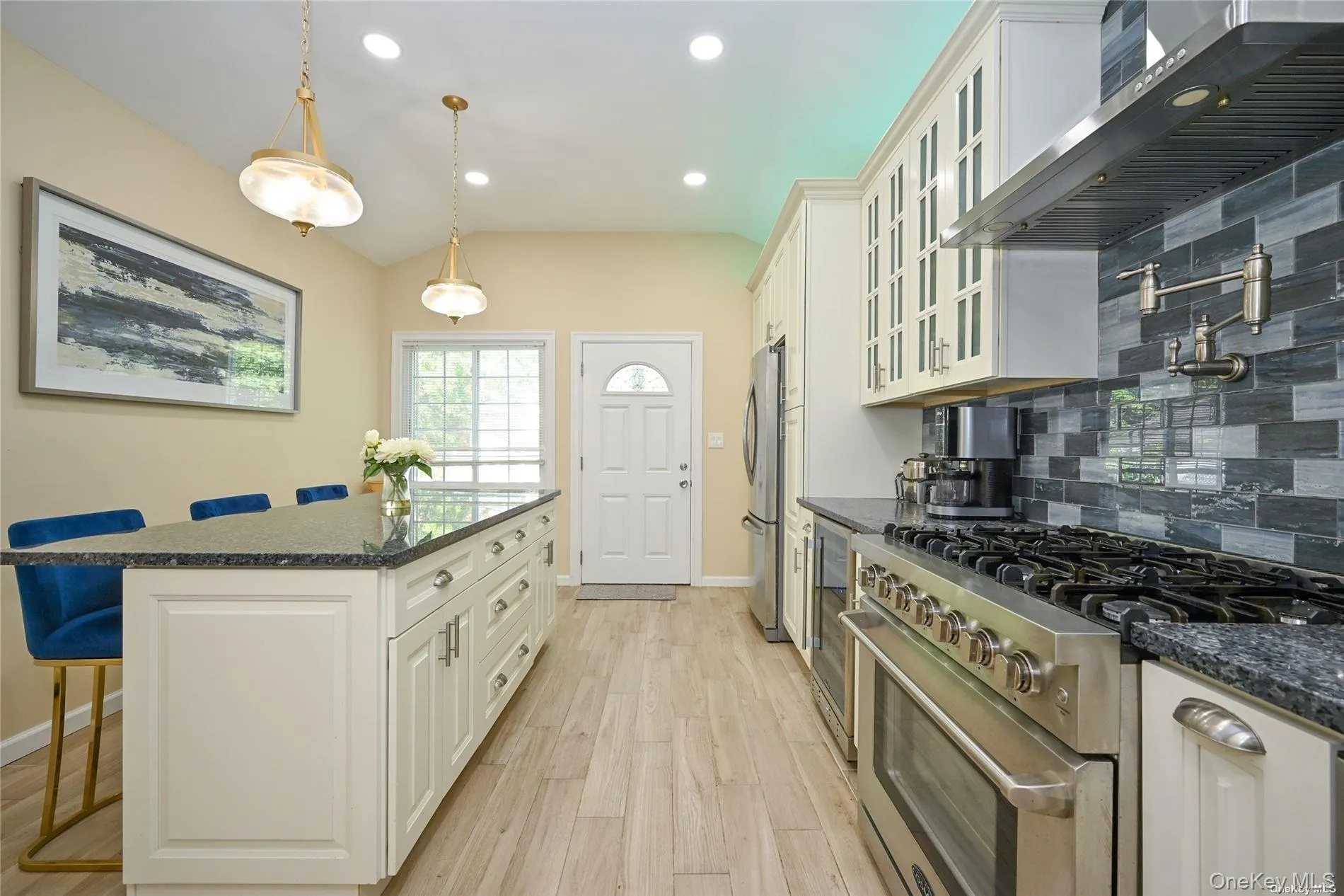 138-23 233rd Street, New York, NY, 3 Bedrooms Bedrooms, 6 Rooms Rooms,2 BathroomsBathrooms,Residential,For Rent,233rd,0,1033453 138-23 233rd Street, New York, NY, 3 Bedrooms Bedrooms, 6 Rooms Rooms,2 BathroomsBathrooms,Residential,For Rent,233rd,0,1033453