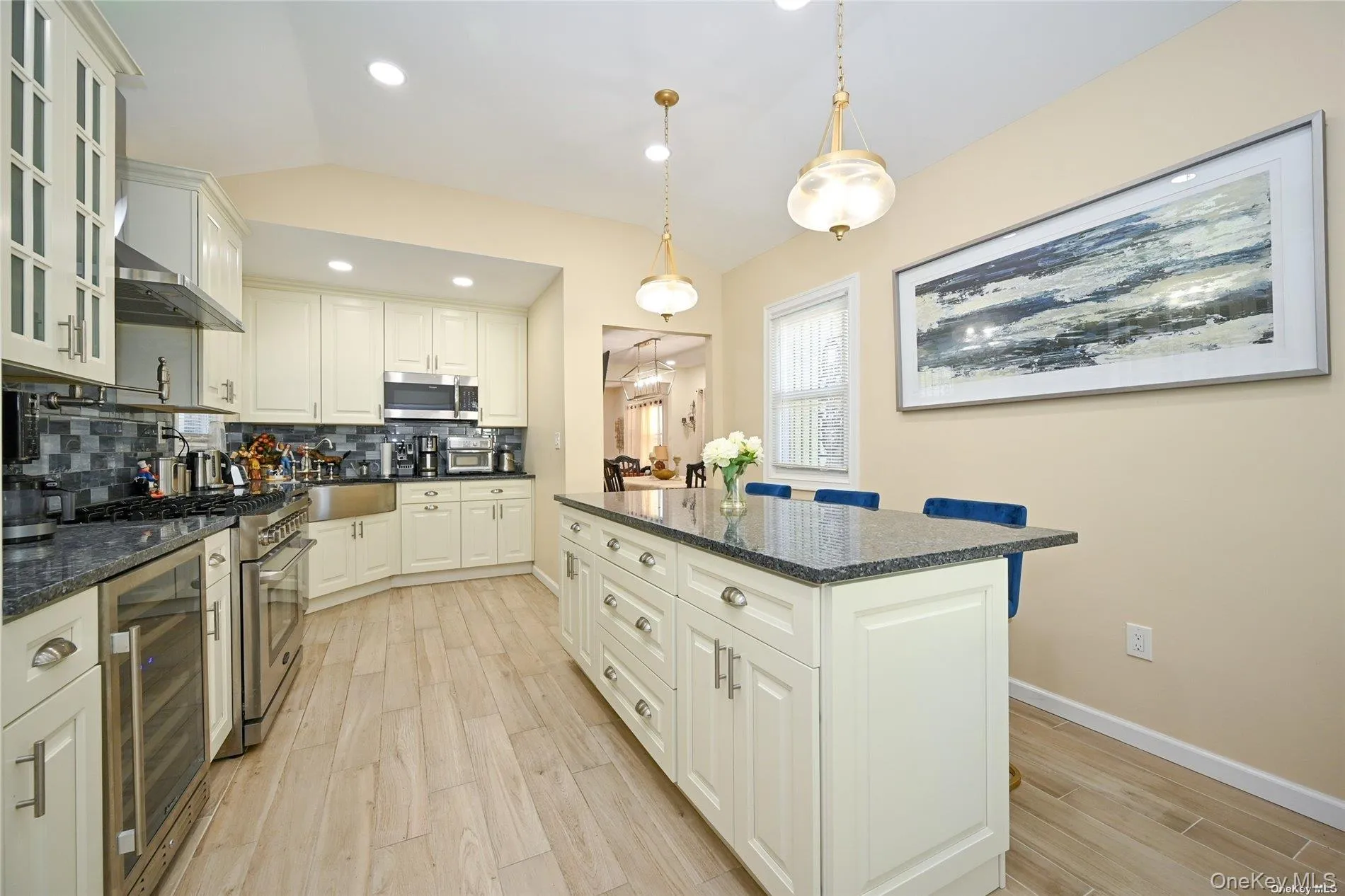 138-23 233rd Street, New York, NY, 3 Bedrooms Bedrooms, 6 Rooms Rooms,2 BathroomsBathrooms,Residential,For Rent,233rd,0,1033453 138-23 233rd Street, New York, NY, 3 Bedrooms Bedrooms, 6 Rooms Rooms,2 BathroomsBathrooms,Residential,For Rent,233rd,0,1033453
