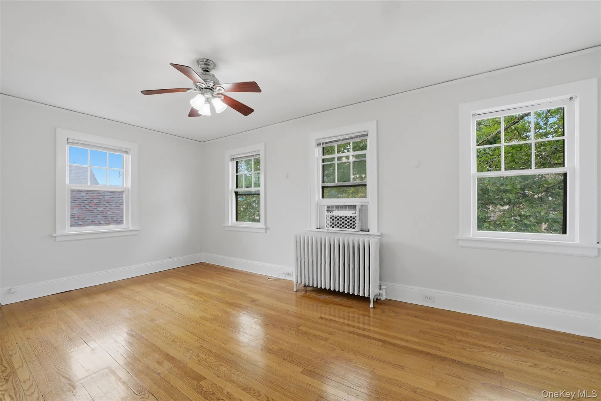 Large living room Large living room