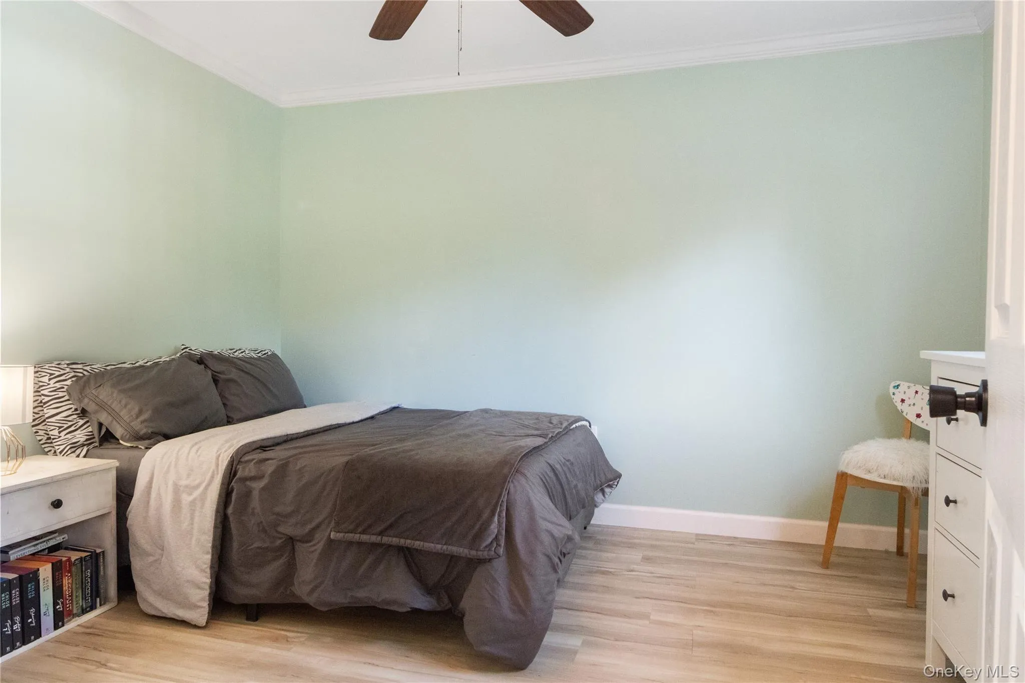 Spacious bedroom located on the main level Spacious bedroom located on the main level