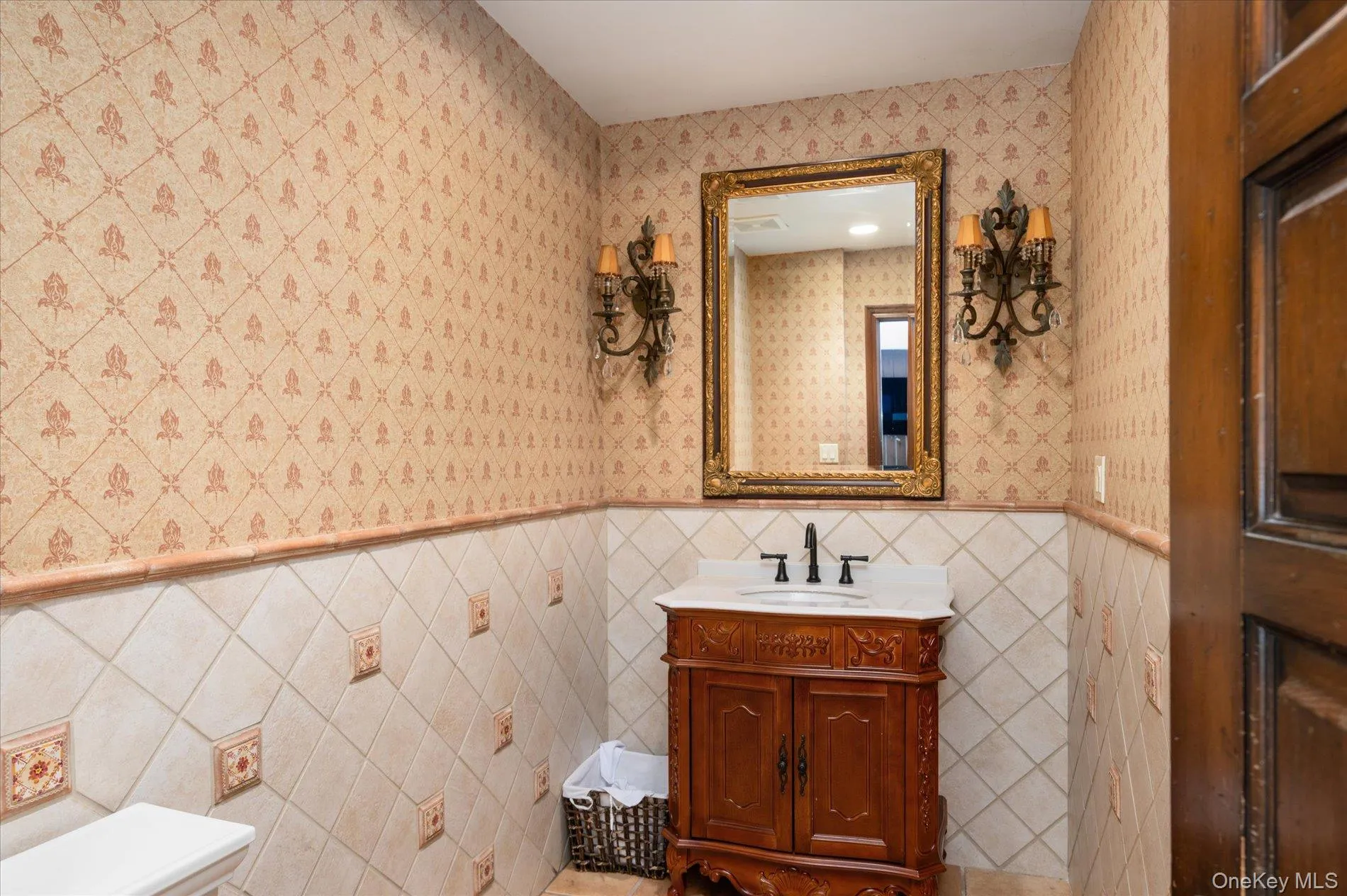 8 Plaka Court, Oyster Bay, NY, 6 Bedrooms Bedrooms, 16 Rooms Rooms,4 BathroomsBathrooms,Residential Lease,For Rent,Plaka,0,1033463 8 Plaka Court, Oyster Bay, NY, 6 Bedrooms Bedrooms, 16 Rooms Rooms,4 BathroomsBathrooms,Residential Lease,For Rent,Plaka,0,1033463