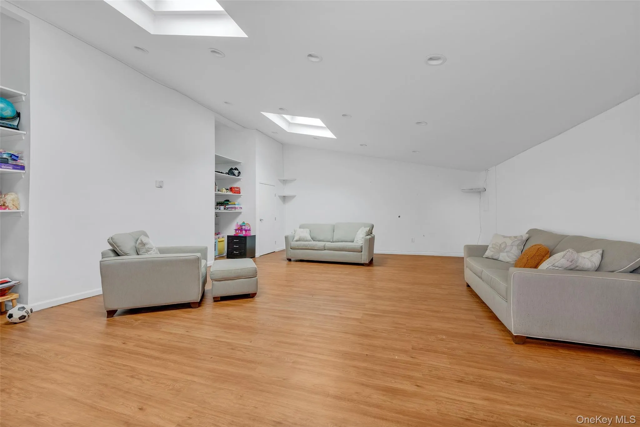 8 Plaka Court, Oyster Bay, NY, 6 Bedrooms Bedrooms, 16 Rooms Rooms,4 BathroomsBathrooms,Residential Lease,For Rent,Plaka,0,1033463 8 Plaka Court, Oyster Bay, NY, 6 Bedrooms Bedrooms, 16 Rooms Rooms,4 BathroomsBathrooms,Residential Lease,For Rent,Plaka,0,1033463