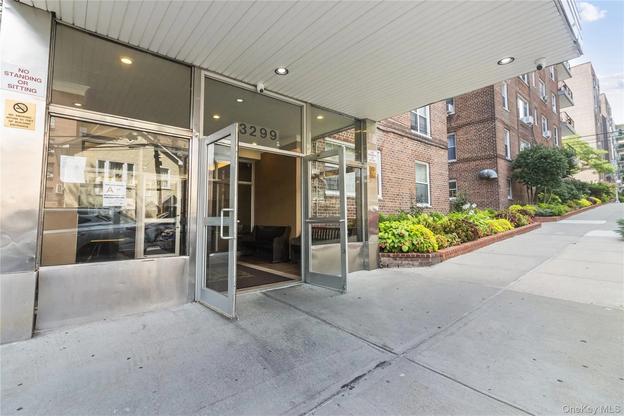 3299 Cambridge Avenue, New York, NY, 1 Bedroom Bedrooms, 3 Rooms Rooms,1 BathroomBathrooms,Residential,For Rent,Cambridge,0,1033466 3299 Cambridge Avenue, New York, NY, 1 Bedroom Bedrooms, 3 Rooms Rooms,1 BathroomBathrooms,Residential,For Rent,Cambridge,0,1033466