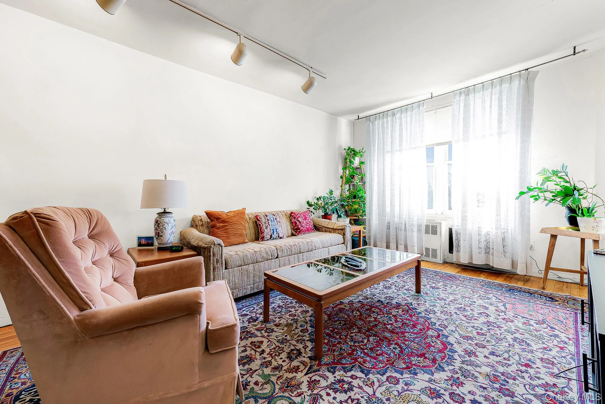 67-50 Thornton Place, New York, NY, 1 Bedroom Bedrooms, 4 Rooms Rooms,1 BathroomBathrooms,Residential,For Rent,Thornton,0,1033467 67-50 Thornton Place, New York, NY, 1 Bedroom Bedrooms, 4 Rooms Rooms,1 BathroomBathrooms,Residential,For Rent,Thornton,0,1033467