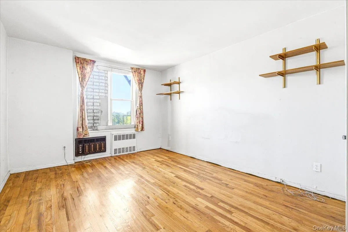 67-50 Thornton Place, New York, NY, 1 Bedroom Bedrooms, 4 Rooms Rooms,1 BathroomBathrooms,Residential,For Rent,Thornton,0,1033467 67-50 Thornton Place, New York, NY, 1 Bedroom Bedrooms, 4 Rooms Rooms,1 BathroomBathrooms,Residential,For Rent,Thornton,0,1033467