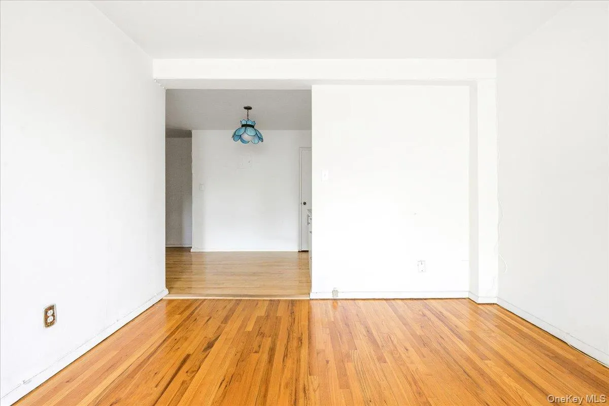 67-50 Thornton Place, New York, NY, 1 Bedroom Bedrooms, 4 Rooms Rooms,1 BathroomBathrooms,Residential,For Rent,Thornton,0,1033467 67-50 Thornton Place, New York, NY, 1 Bedroom Bedrooms, 4 Rooms Rooms,1 BathroomBathrooms,Residential,For Rent,Thornton,0,1033467