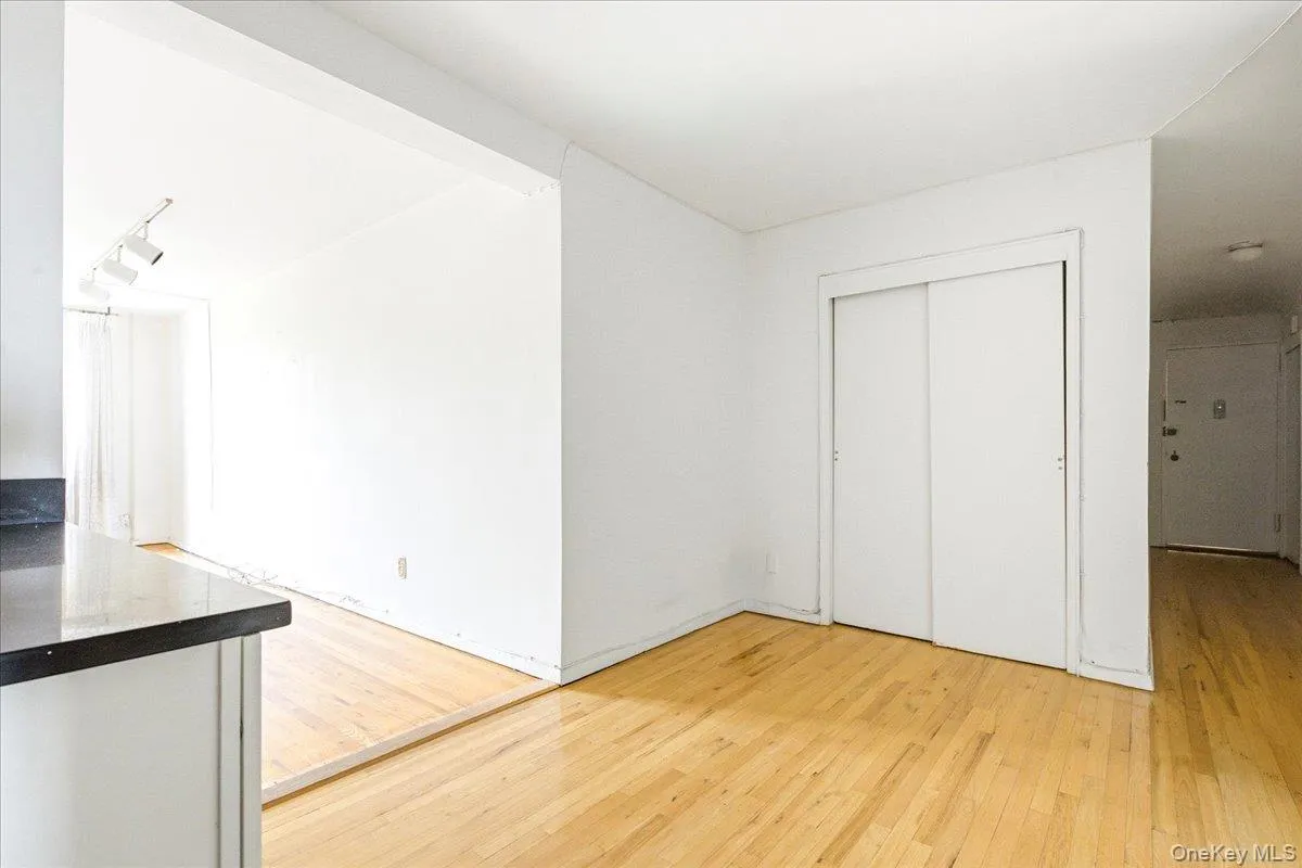 67-50 Thornton Place, New York, NY, 1 Bedroom Bedrooms, 4 Rooms Rooms,1 BathroomBathrooms,Residential,For Rent,Thornton,0,1033467 67-50 Thornton Place, New York, NY, 1 Bedroom Bedrooms, 4 Rooms Rooms,1 BathroomBathrooms,Residential,For Rent,Thornton,0,1033467