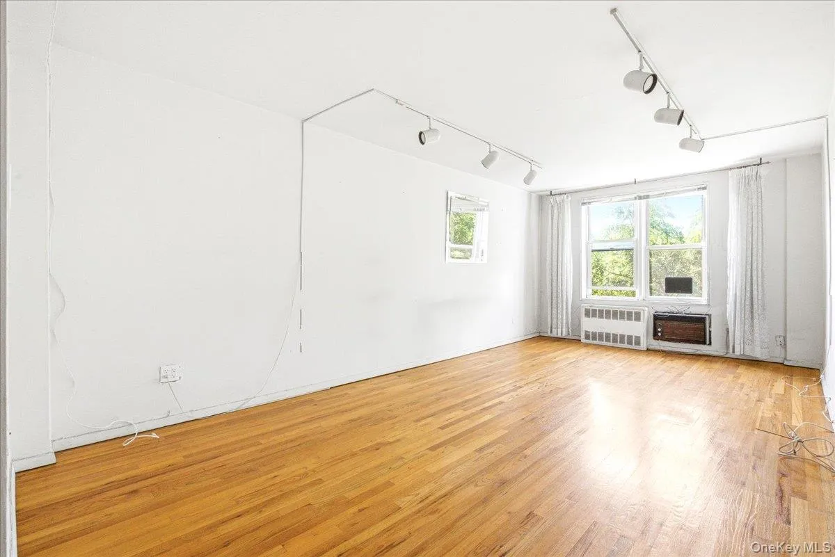 67-50 Thornton Place, New York, NY, 1 Bedroom Bedrooms, 4 Rooms Rooms,1 BathroomBathrooms,Residential,For Rent,Thornton,0,1033467 67-50 Thornton Place, New York, NY, 1 Bedroom Bedrooms, 4 Rooms Rooms,1 BathroomBathrooms,Residential,For Rent,Thornton,0,1033467