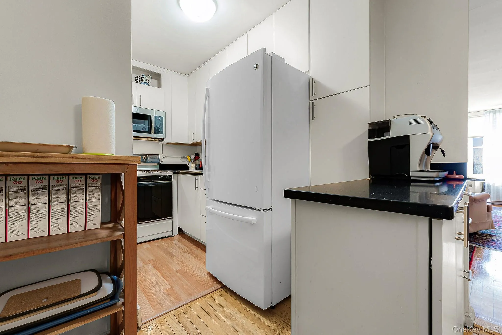67-50 Thornton Place, New York, NY, 1 Bedroom Bedrooms, 4 Rooms Rooms,1 BathroomBathrooms,Residential,For Rent,Thornton,0,1033467 67-50 Thornton Place, New York, NY, 1 Bedroom Bedrooms, 4 Rooms Rooms,1 BathroomBathrooms,Residential,For Rent,Thornton,0,1033467