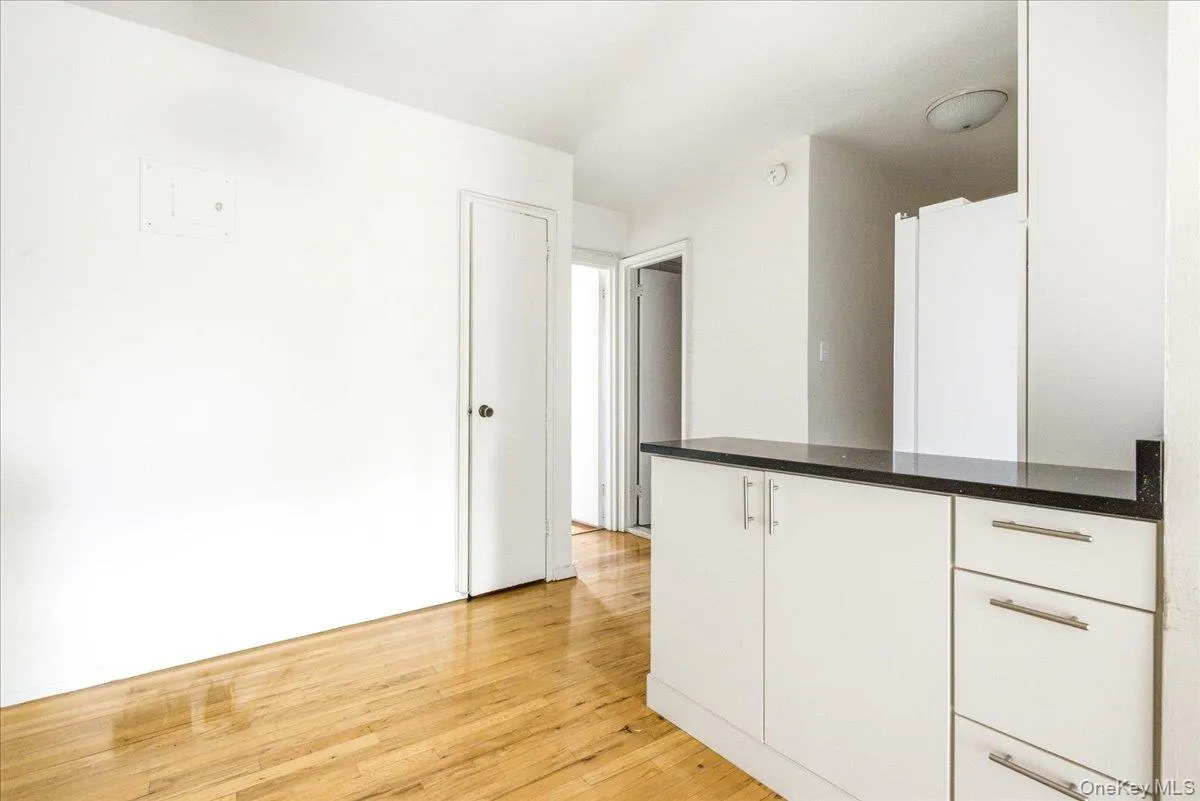 67-50 Thornton Place, New York, NY, 1 Bedroom Bedrooms, 4 Rooms Rooms,1 BathroomBathrooms,Residential,For Rent,Thornton,0,1033467 67-50 Thornton Place, New York, NY, 1 Bedroom Bedrooms, 4 Rooms Rooms,1 BathroomBathrooms,Residential,For Rent,Thornton,0,1033467