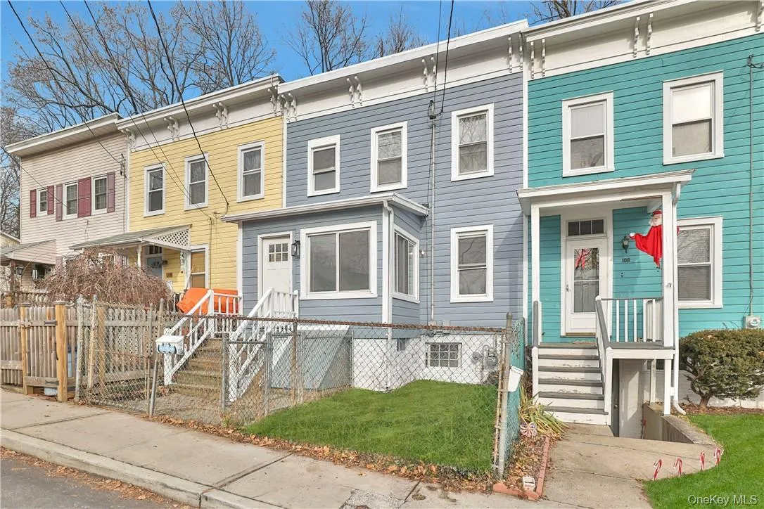 107 School Street, Clarkstown, NY, 3 Bedrooms Bedrooms, 8 Rooms Rooms,2 BathroomsBathrooms,Residential Lease,For Rent,School,0,1033468 107 School Street, Clarkstown, NY, 3 Bedrooms Bedrooms, 8 Rooms Rooms,2 BathroomsBathrooms,Residential Lease,For Rent,School,0,1033468