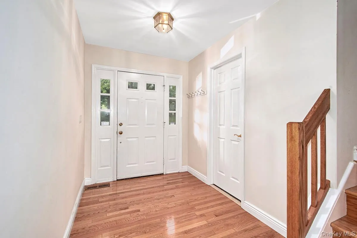 1103 Regent Drive, Mount Kisco, NY, 2 Bedrooms Bedrooms, 6 Rooms Rooms,3 BathroomsBathrooms,Residential Lease,For Rent,Regent,0,1033476 1103 Regent Drive, Mount Kisco, NY, 2 Bedrooms Bedrooms, 6 Rooms Rooms,3 BathroomsBathrooms,Residential Lease,For Rent,Regent,0,1033476