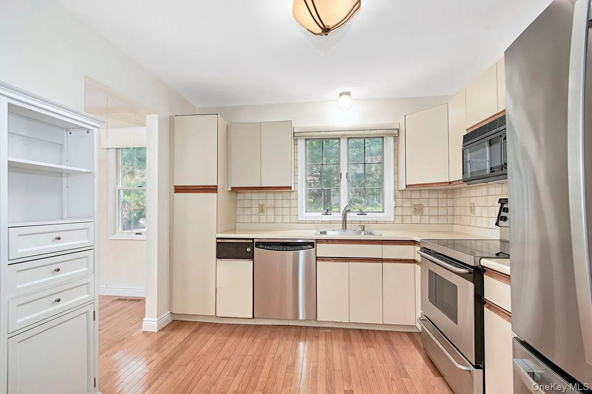 1103 Regent Drive, Mount Kisco, NY, 2 Bedrooms Bedrooms, 6 Rooms Rooms,3 BathroomsBathrooms,Residential Lease,For Rent,Regent,0,1033476 1103 Regent Drive, Mount Kisco, NY, 2 Bedrooms Bedrooms, 6 Rooms Rooms,3 BathroomsBathrooms,Residential Lease,For Rent,Regent,0,1033476