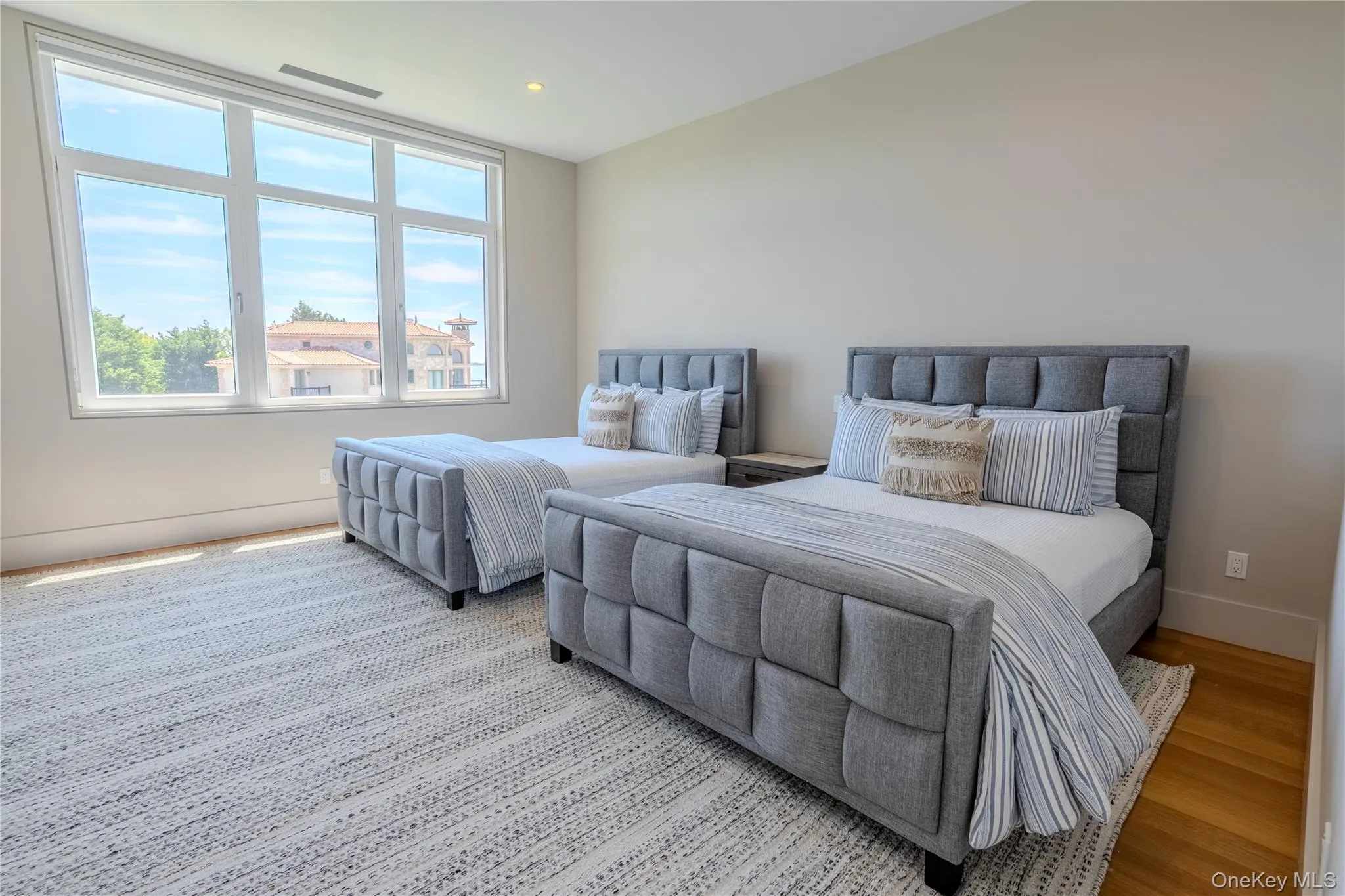 16 Cricket Path, Southampton, NY, 7 Bedrooms Bedrooms, 12 Rooms Rooms,5 BathroomsBathrooms,Residential,For Rent,Cricket,0,1033478 16 Cricket Path, Southampton, NY, 7 Bedrooms Bedrooms, 12 Rooms Rooms,5 BathroomsBathrooms,Residential,For Rent,Cricket,0,1033478