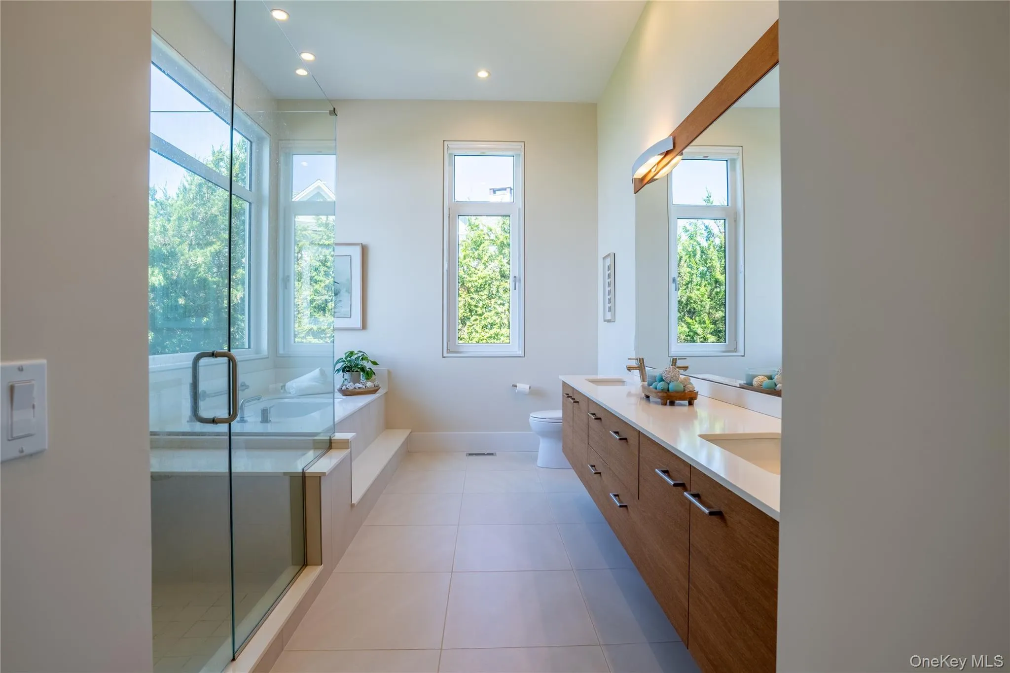 Spa-like ensuite bath Spa-like ensuite bath
