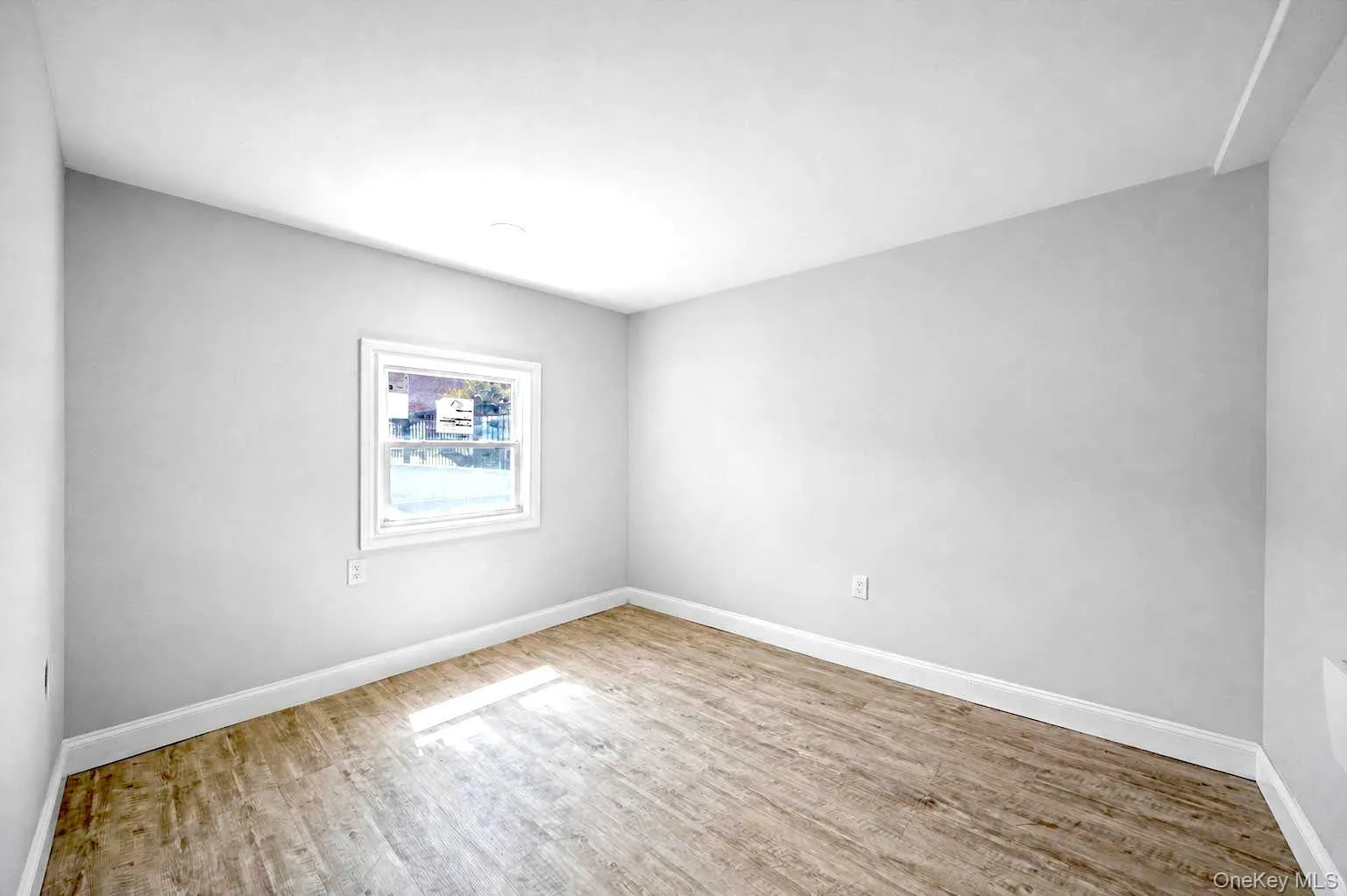 4059 Paulding Avenue, New York, NY, 5 Bedrooms Bedrooms, 7 Rooms Rooms,2 BathroomsBathrooms,Residential,For Rent,Paulding,0,1033479 4059 Paulding Avenue, New York, NY, 5 Bedrooms Bedrooms, 7 Rooms Rooms,2 BathroomsBathrooms,Residential,For Rent,Paulding,0,1033479